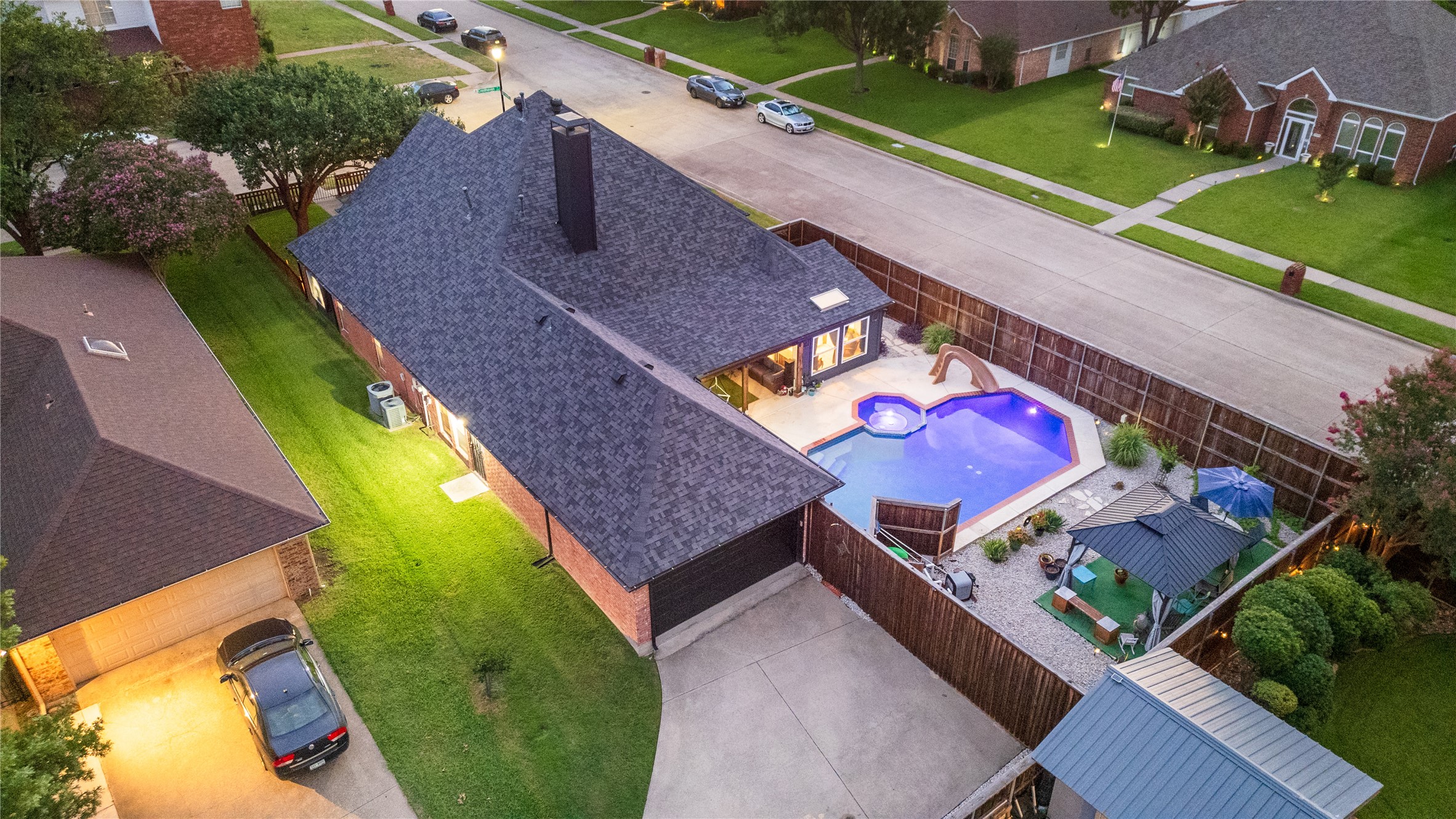 2530 Cresthaven Drive