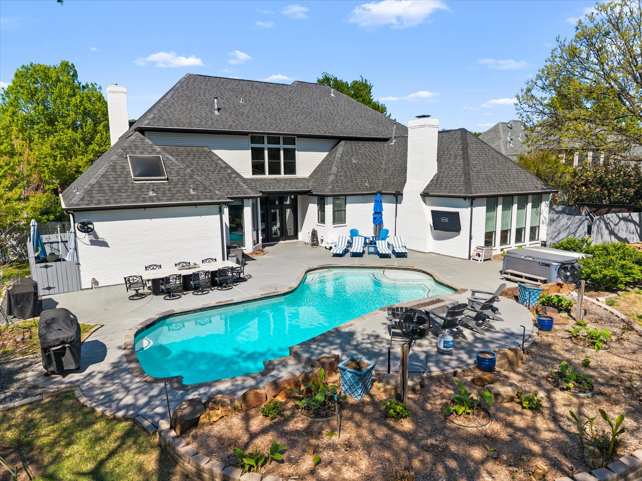 1107 Travis Court