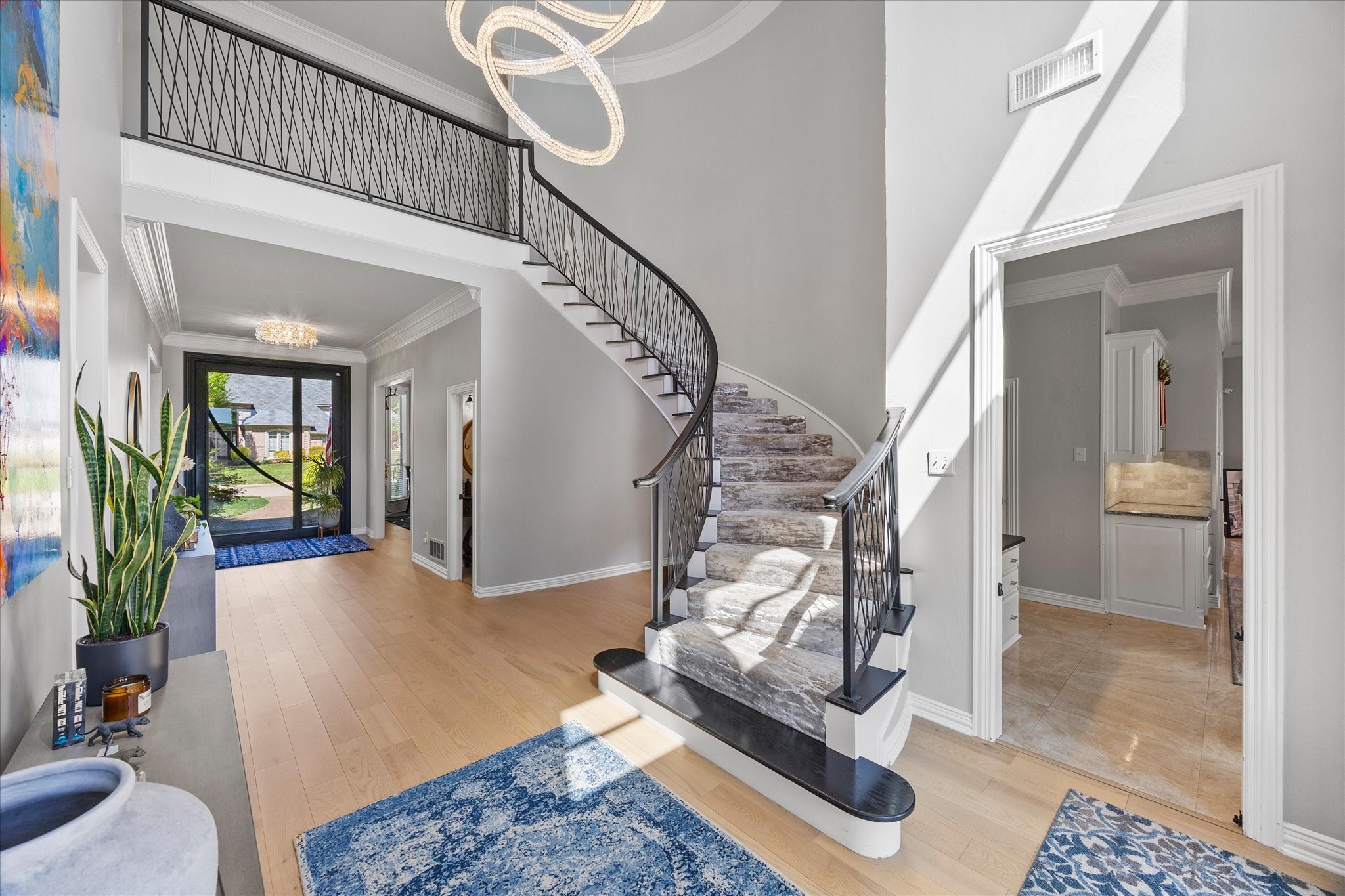1107 Travis Court