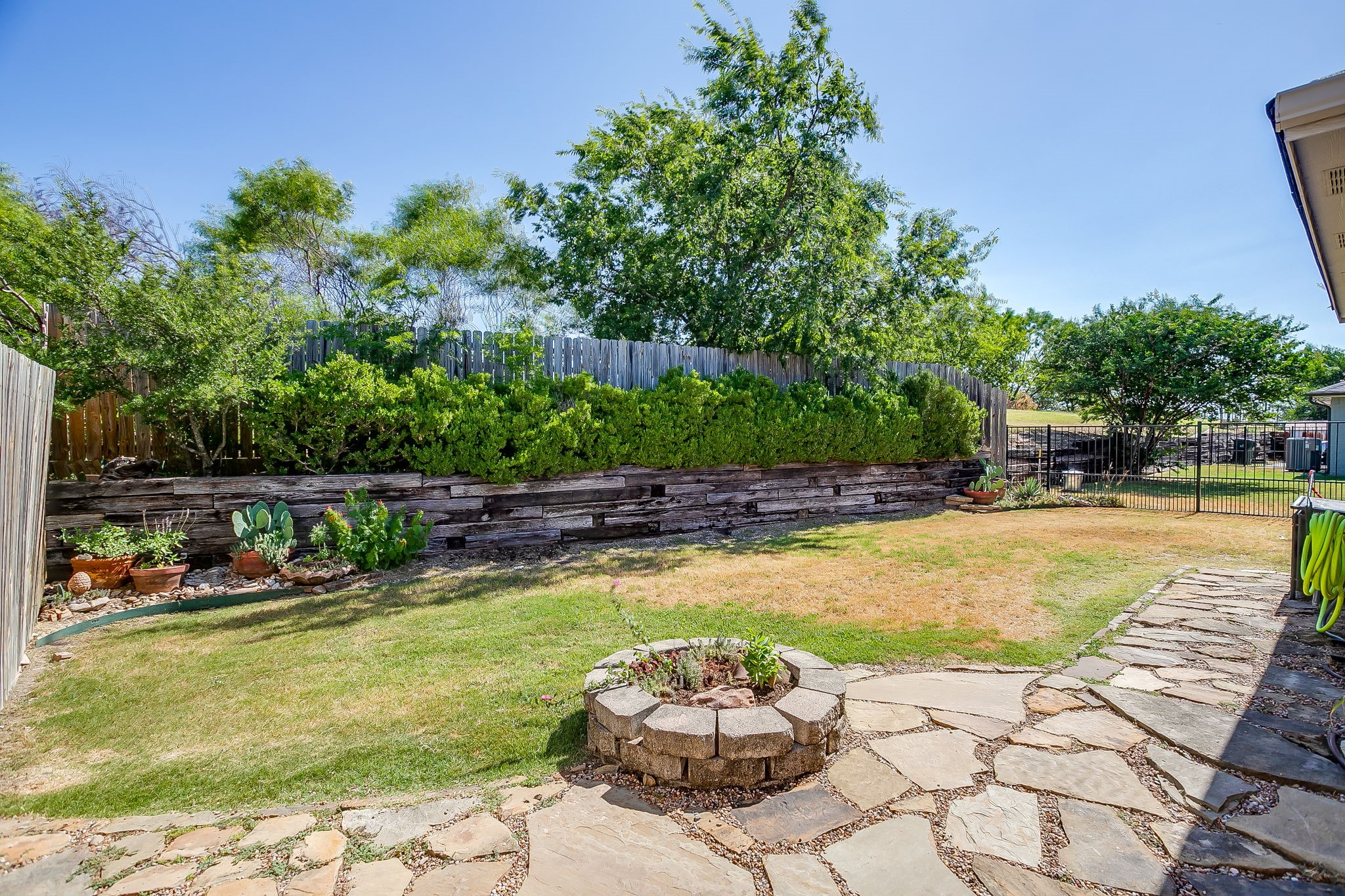 401 Hillside Drive