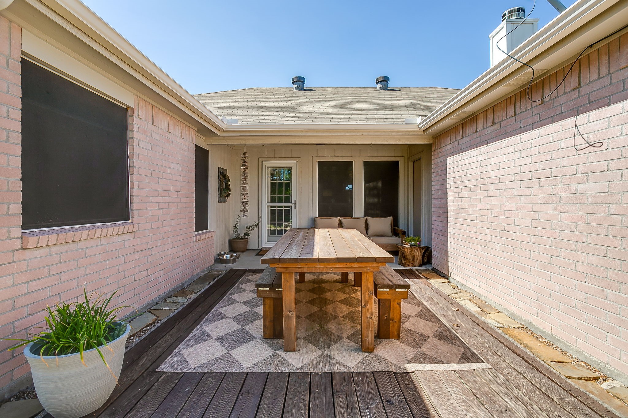 401 Hillside Drive