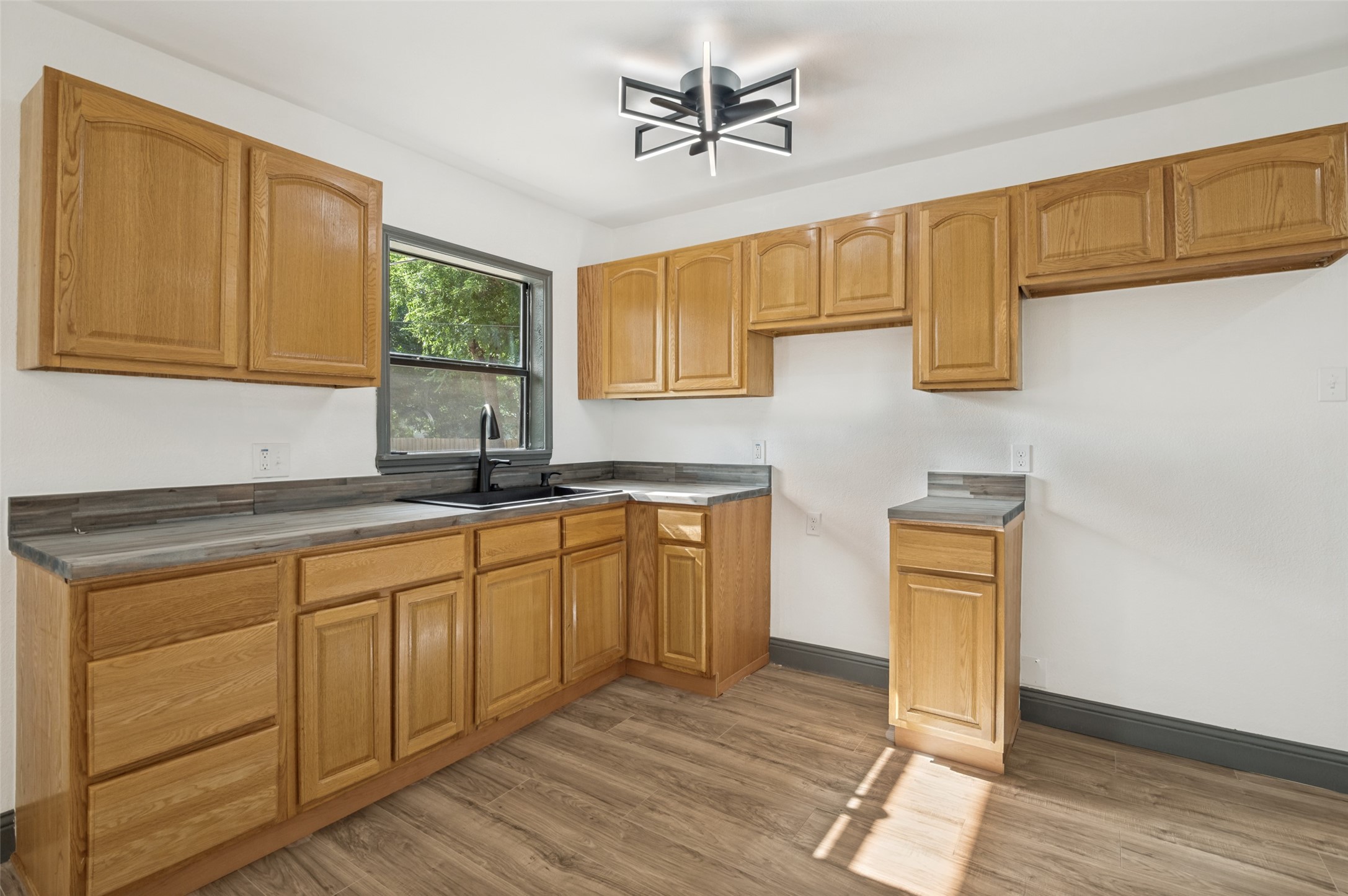 3910 Vanette Lane