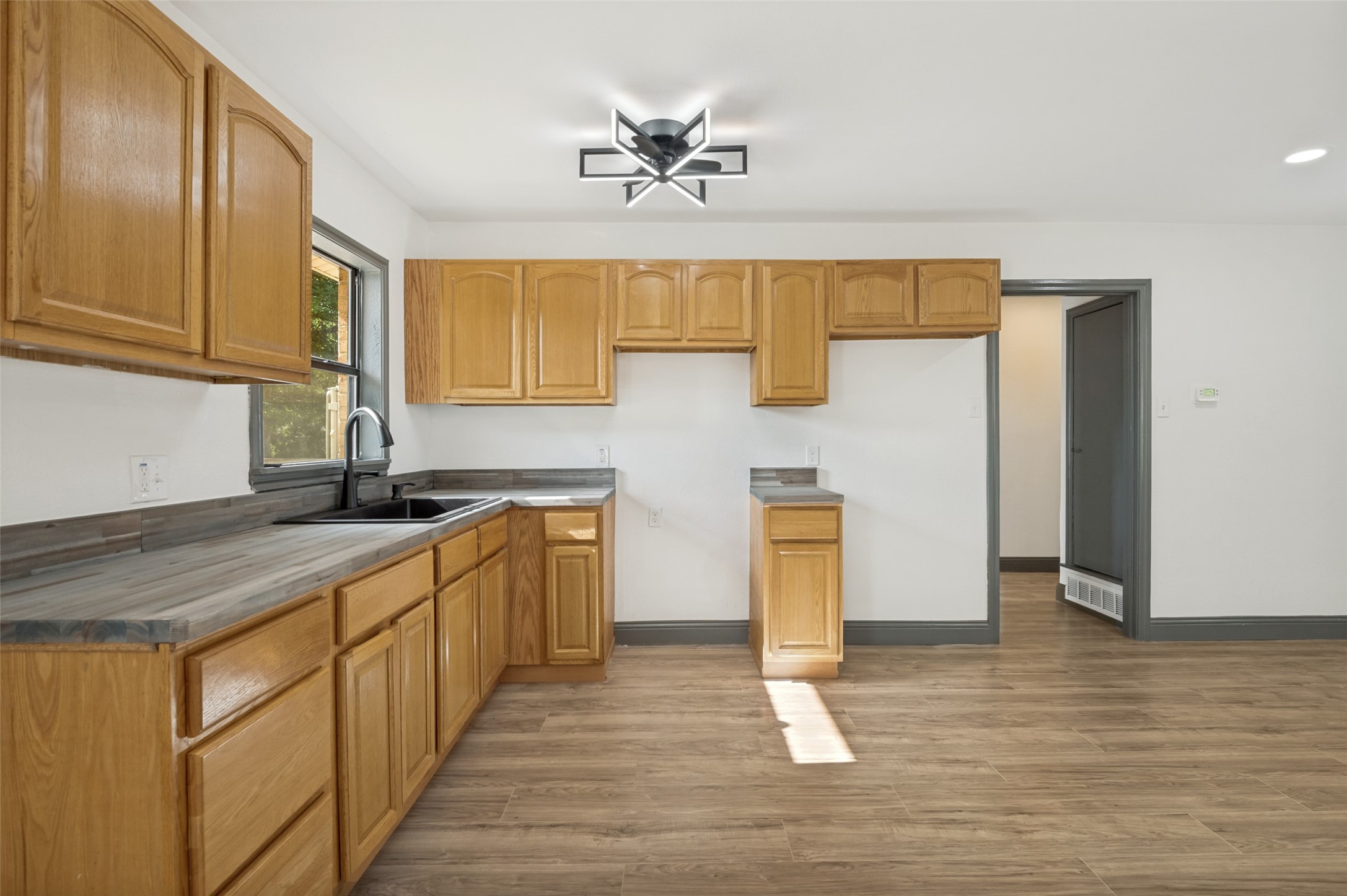 3910 Vanette Lane