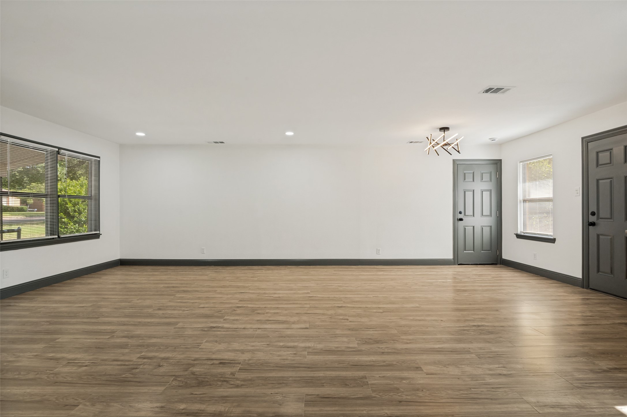 3910 Vanette Lane
