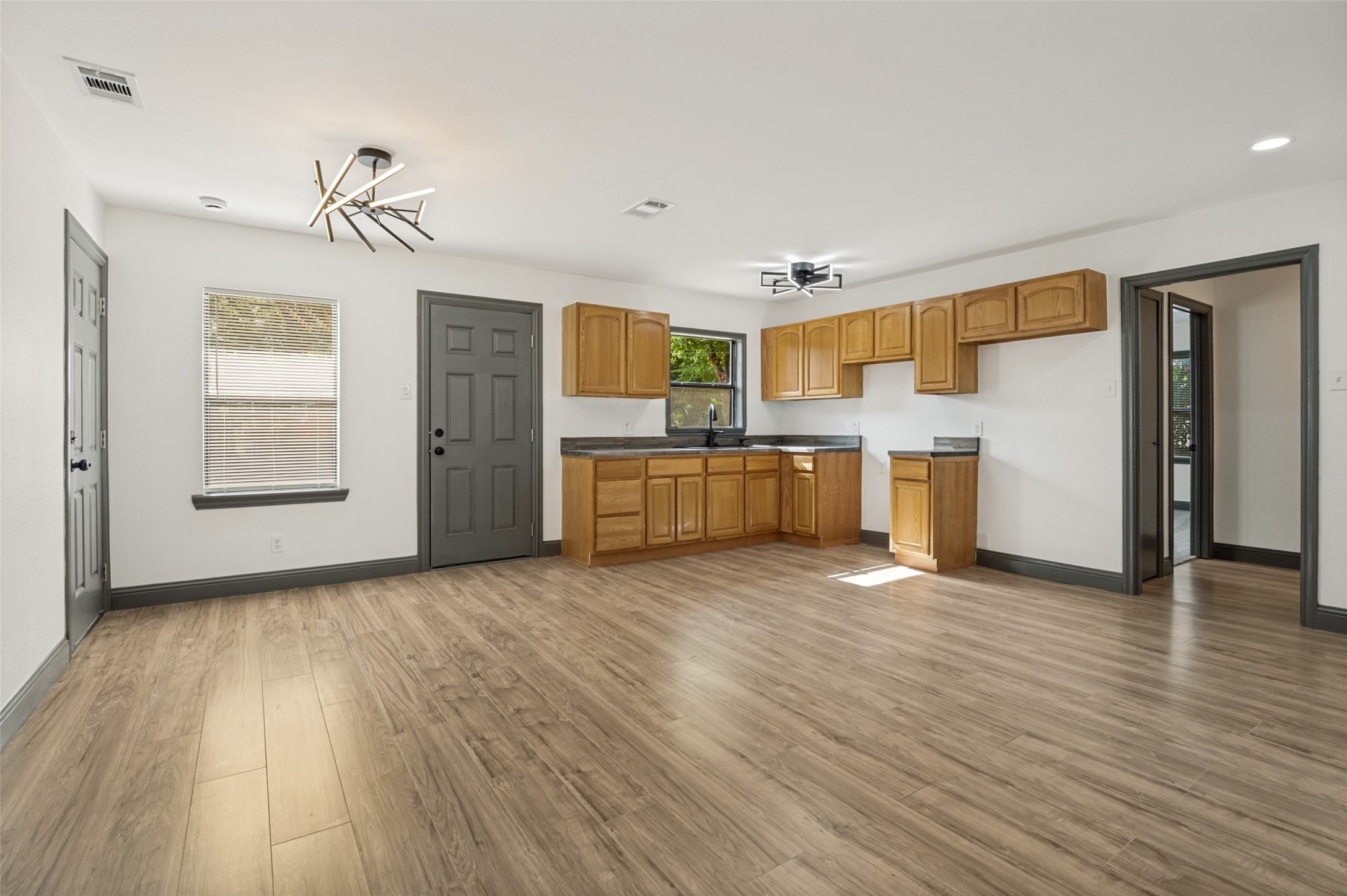 3910 Vanette Lane