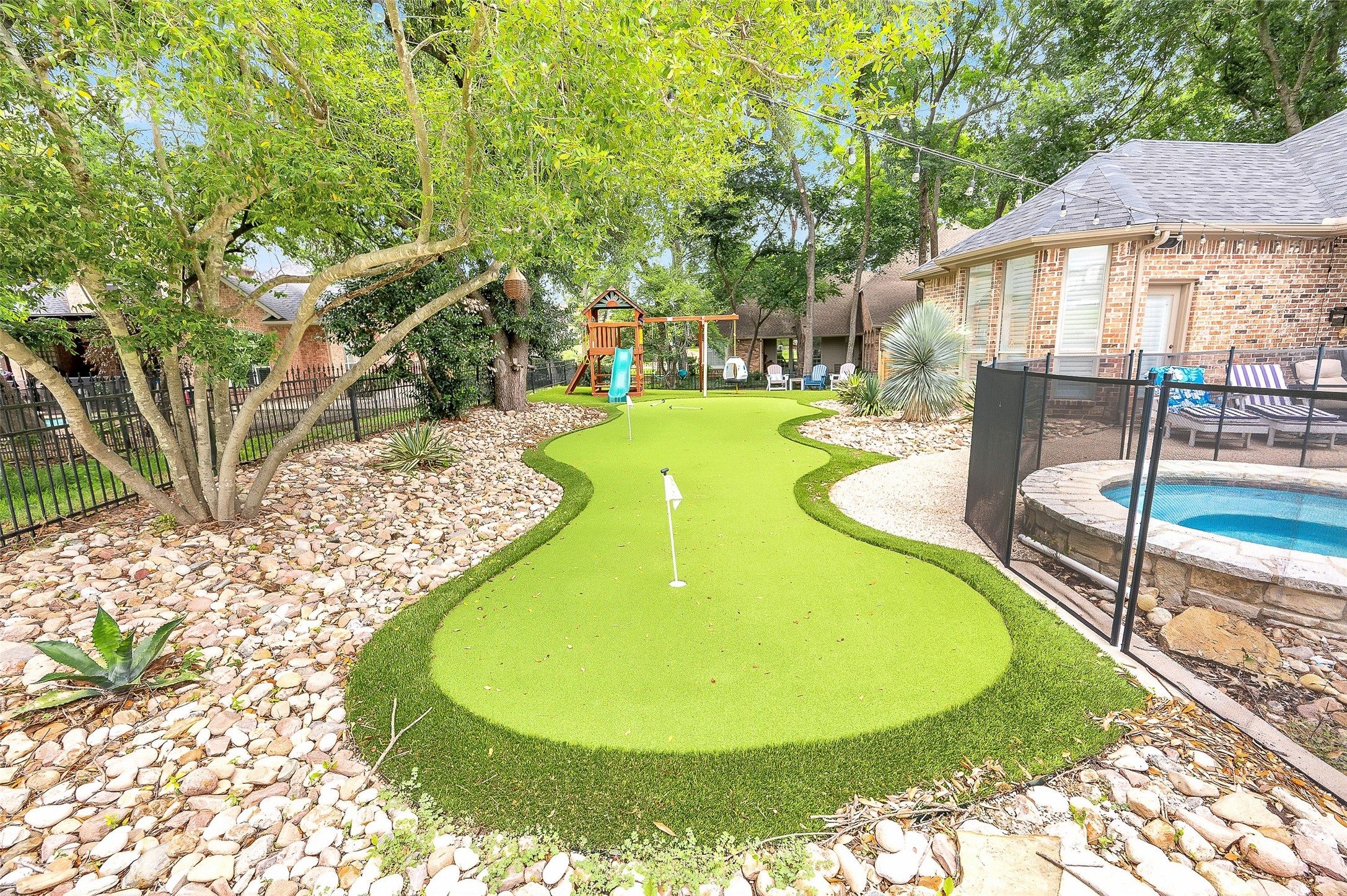 2304 Fairway Circle