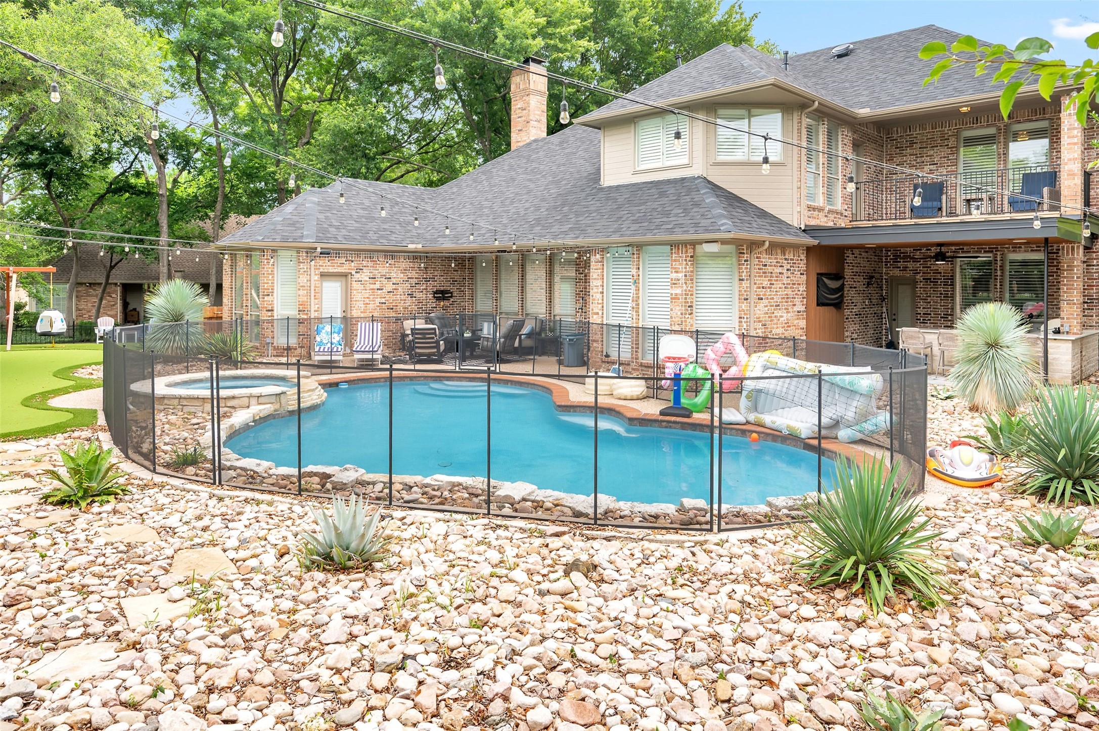 2304 Fairway Circle