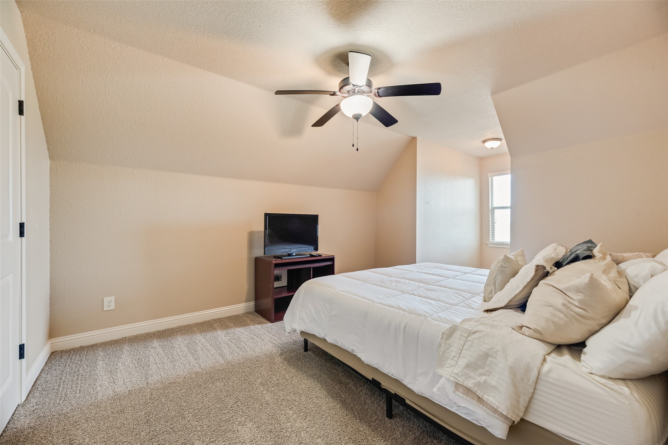 1127 Sonora Court