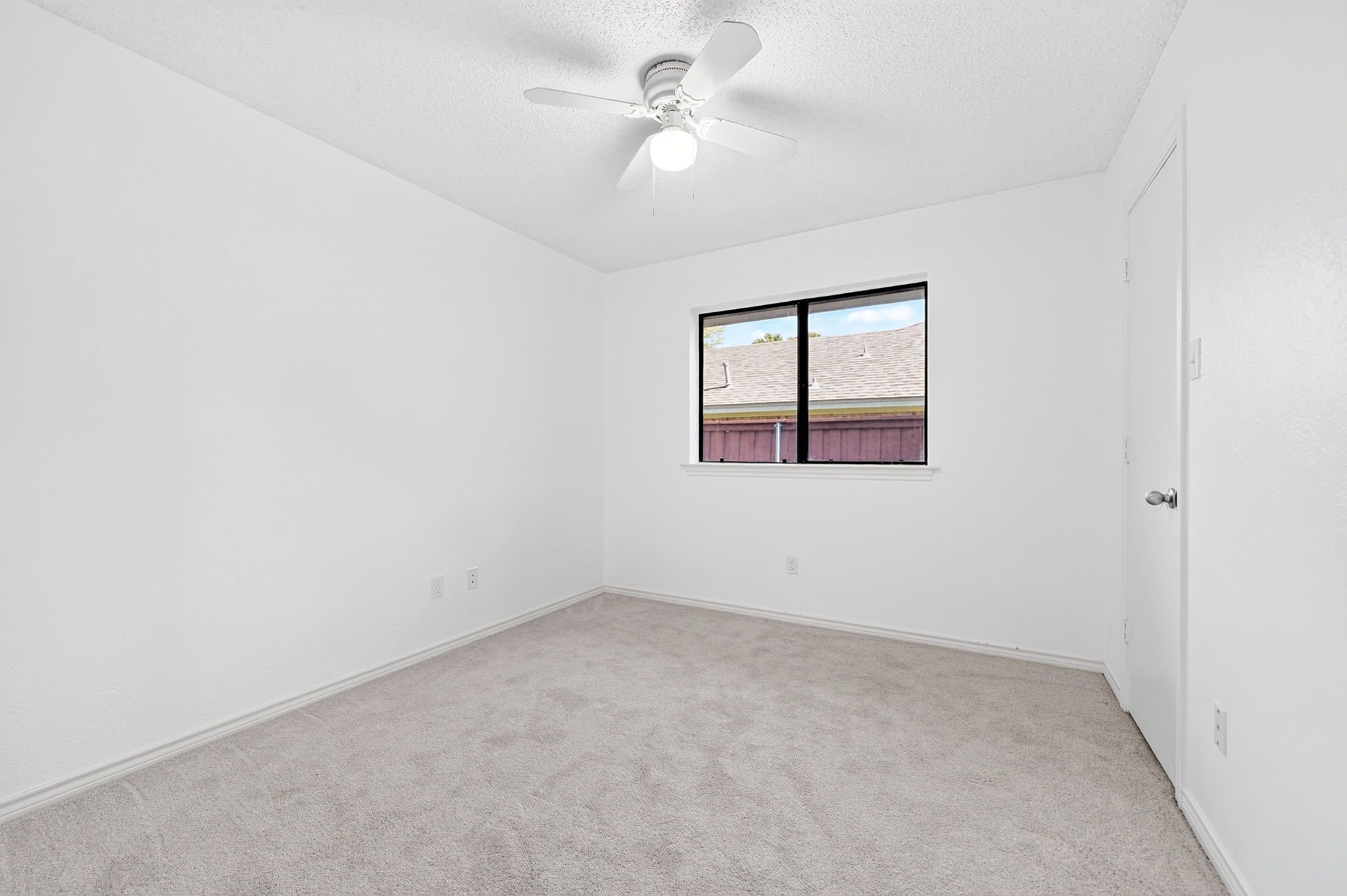 806 Lake Meadows Circle