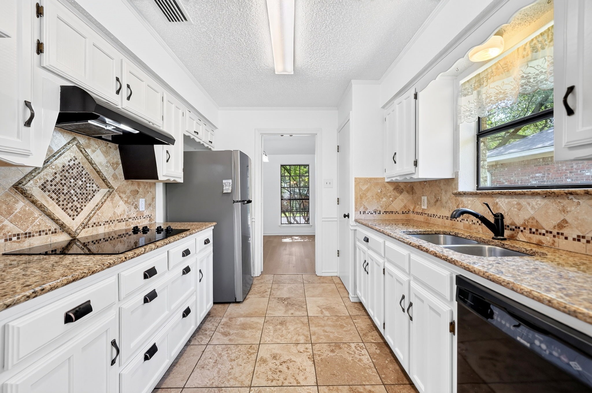806 Lake Meadows Circle