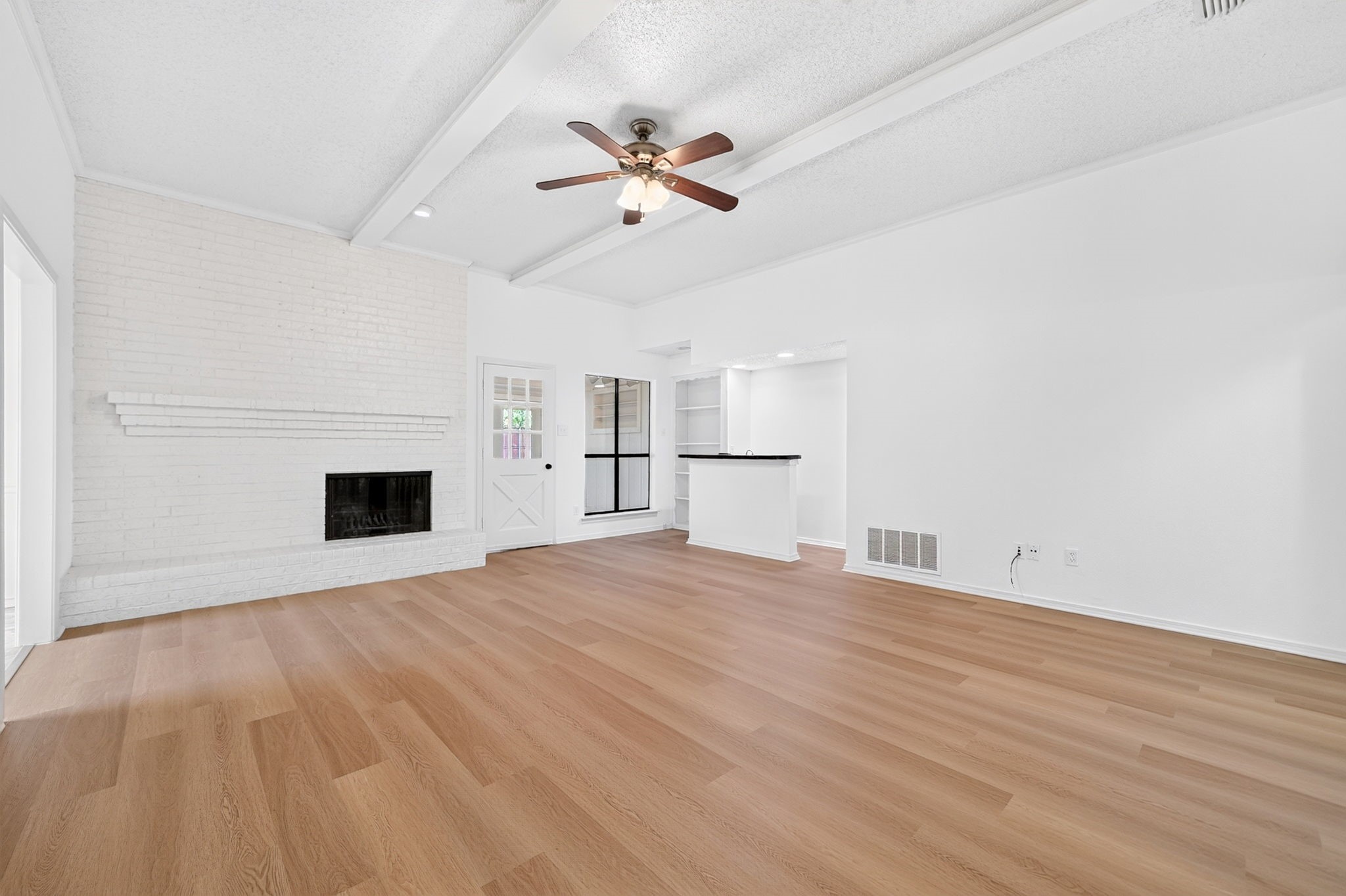 806 Lake Meadows Circle