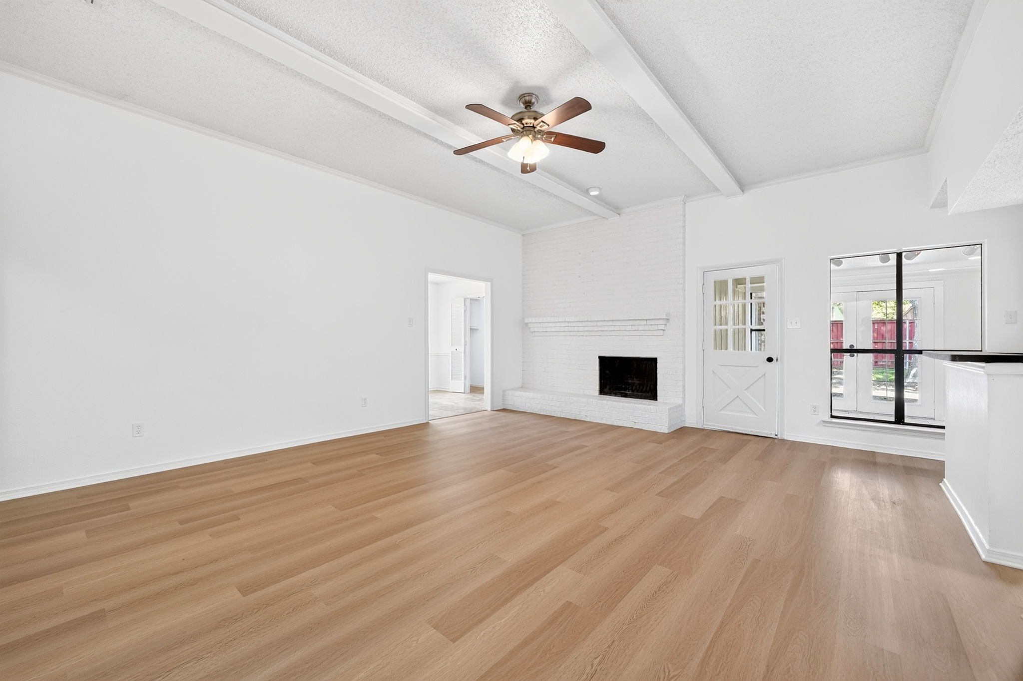806 Lake Meadows Circle