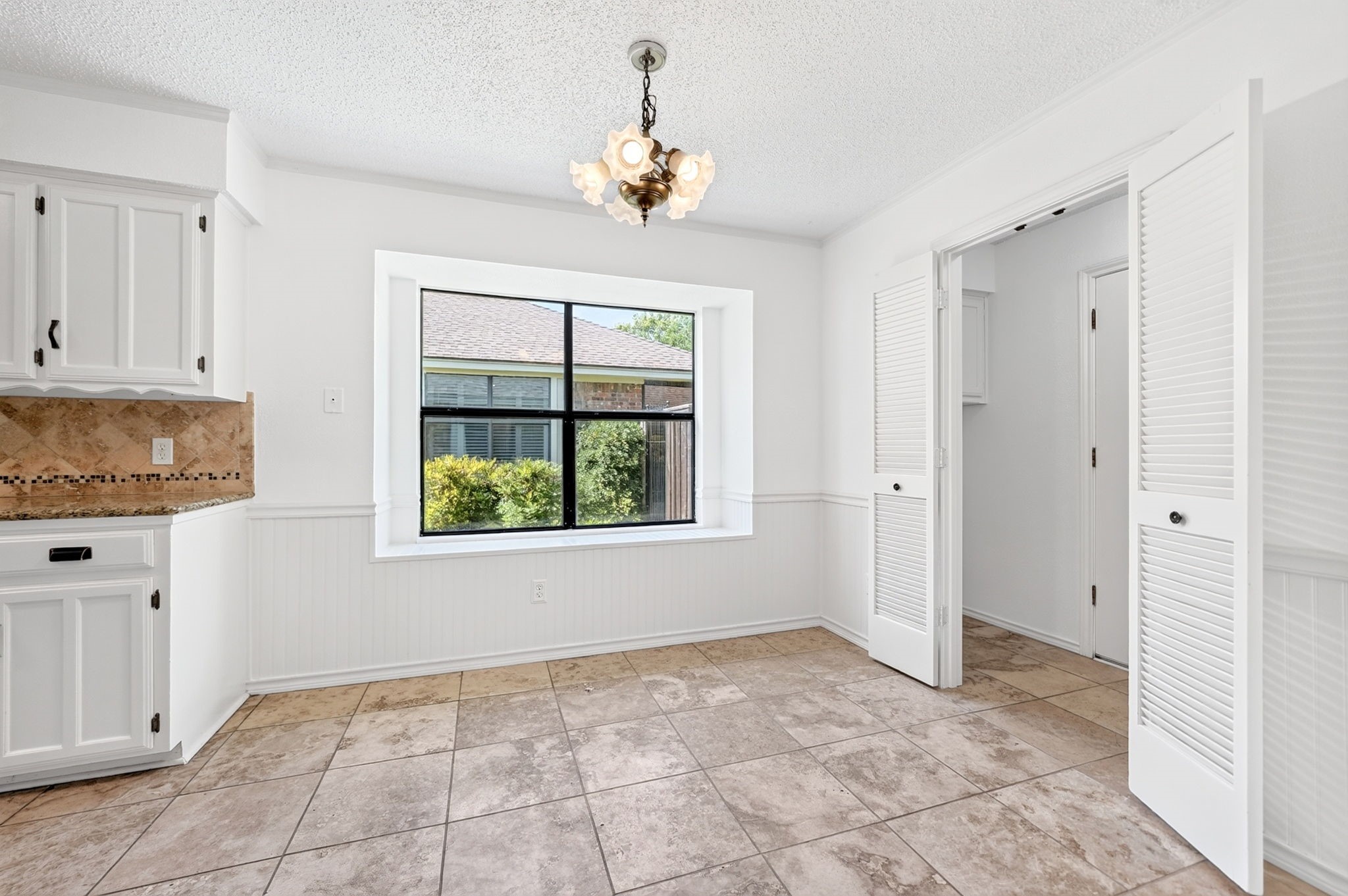 806 Lake Meadows Circle