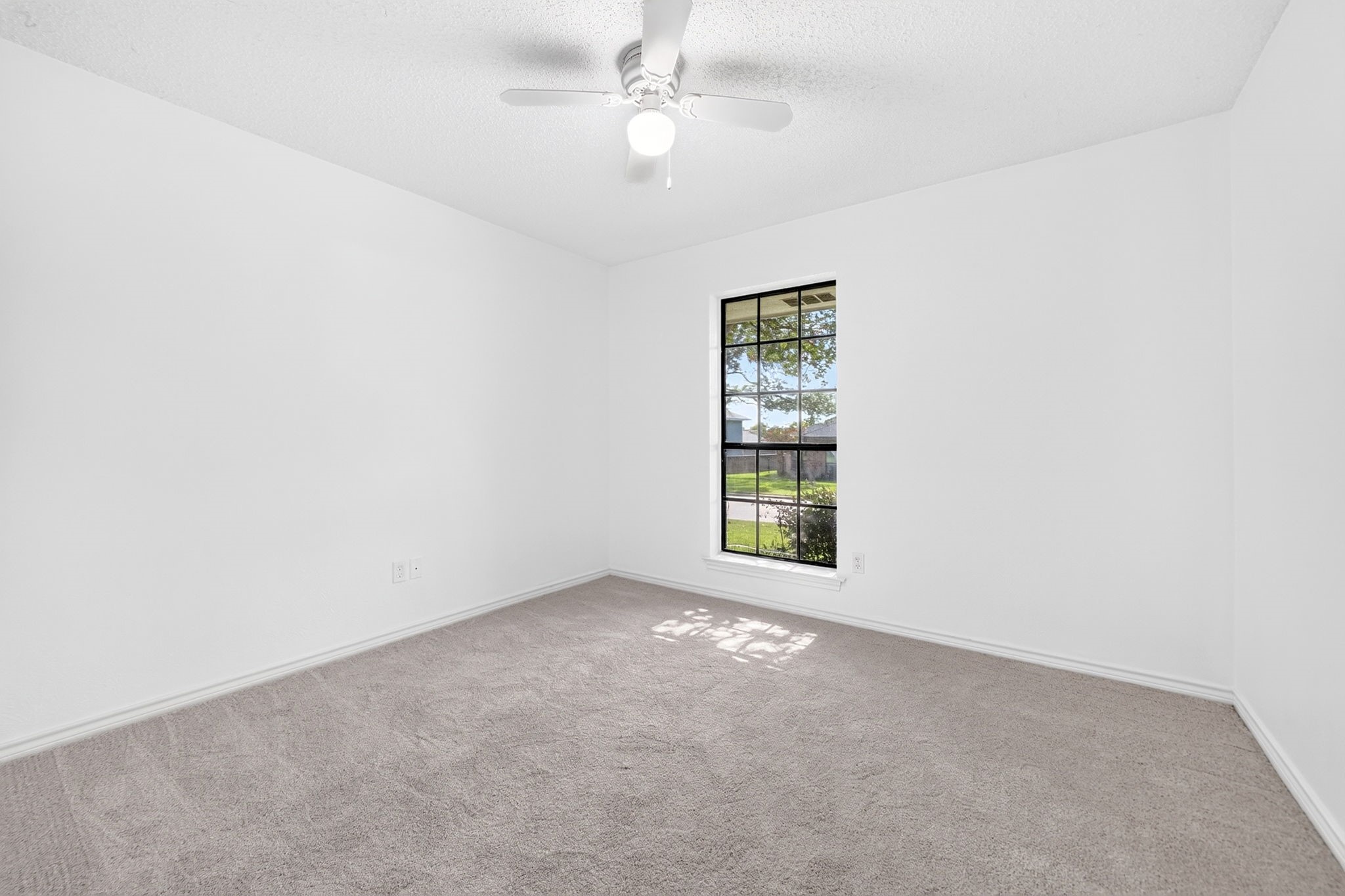 806 Lake Meadows Circle