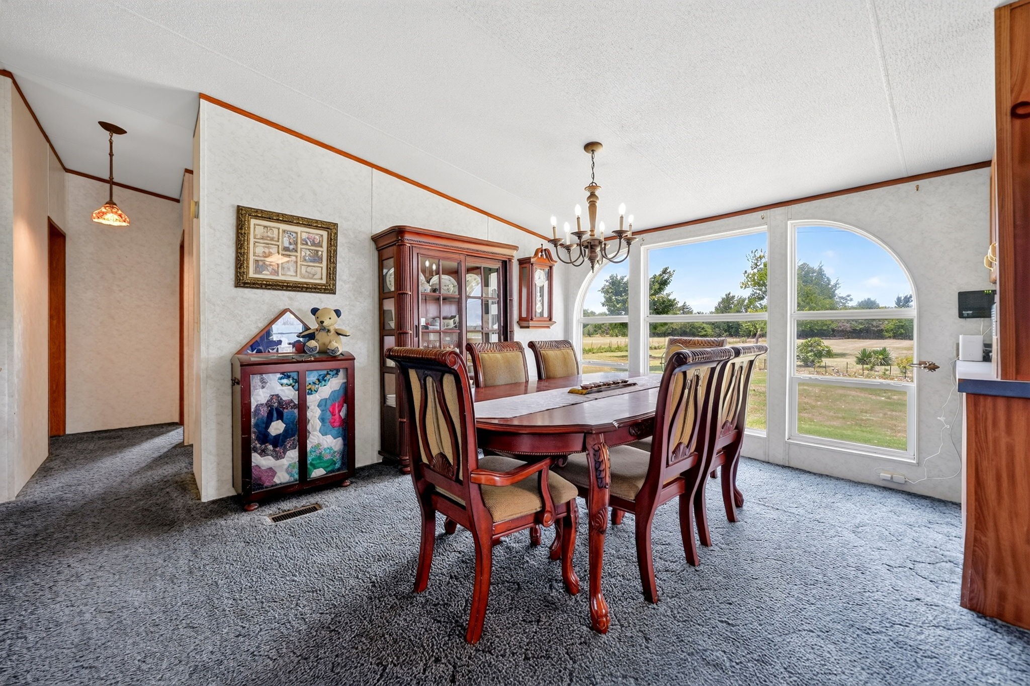 8900 Crestview Estate Road