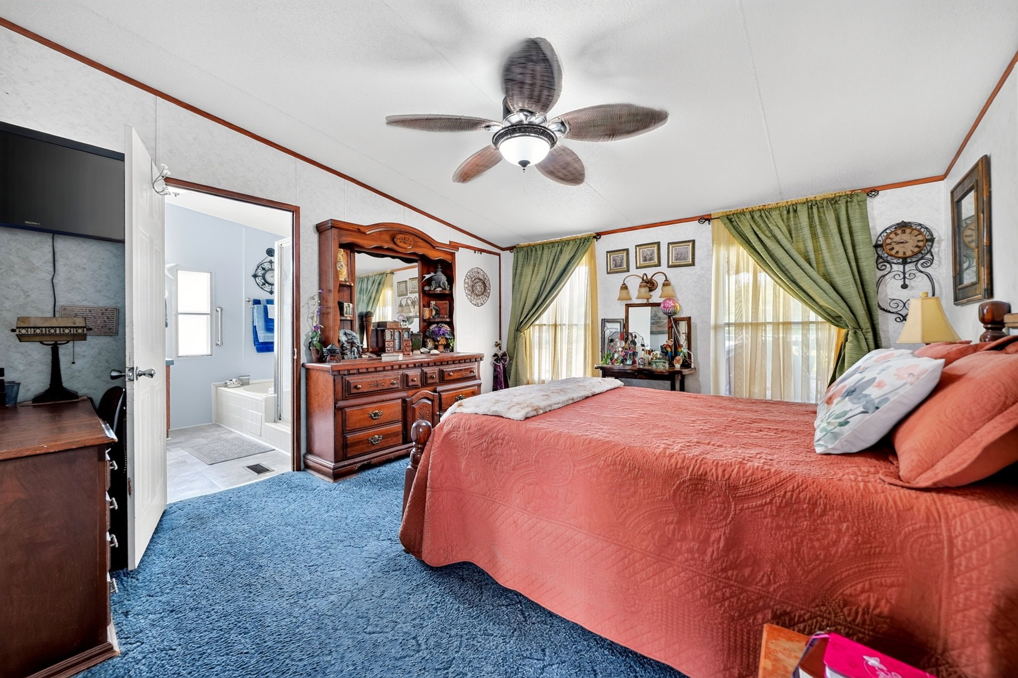 8900 Crestview Estate Road