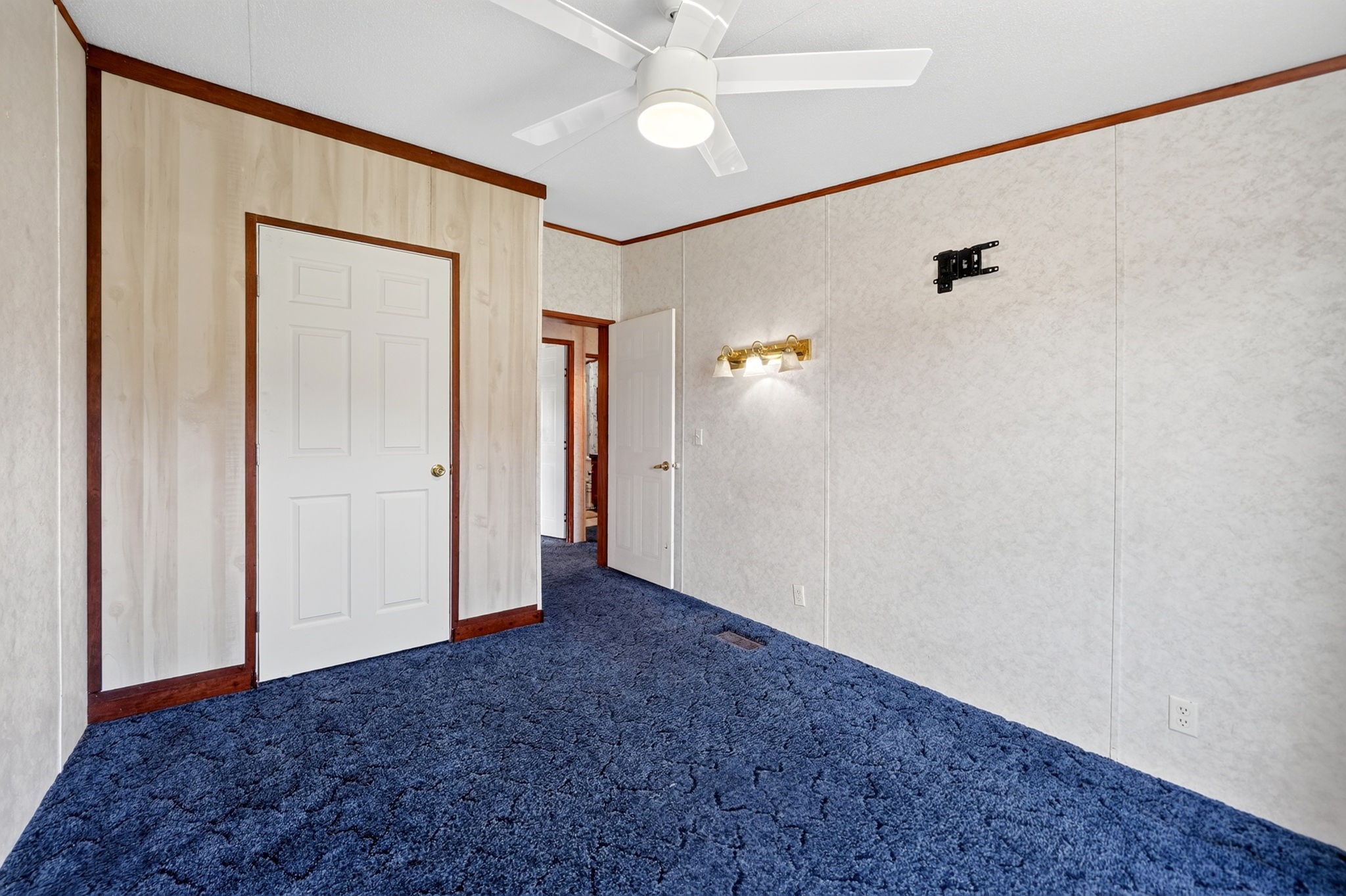 8900 Crestview Estate Road