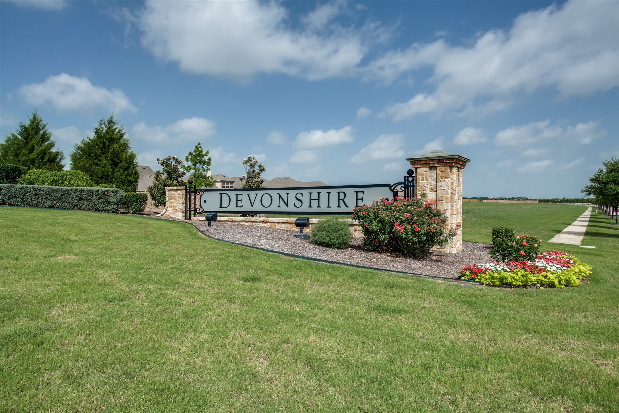 1104 Devonshire Drive N