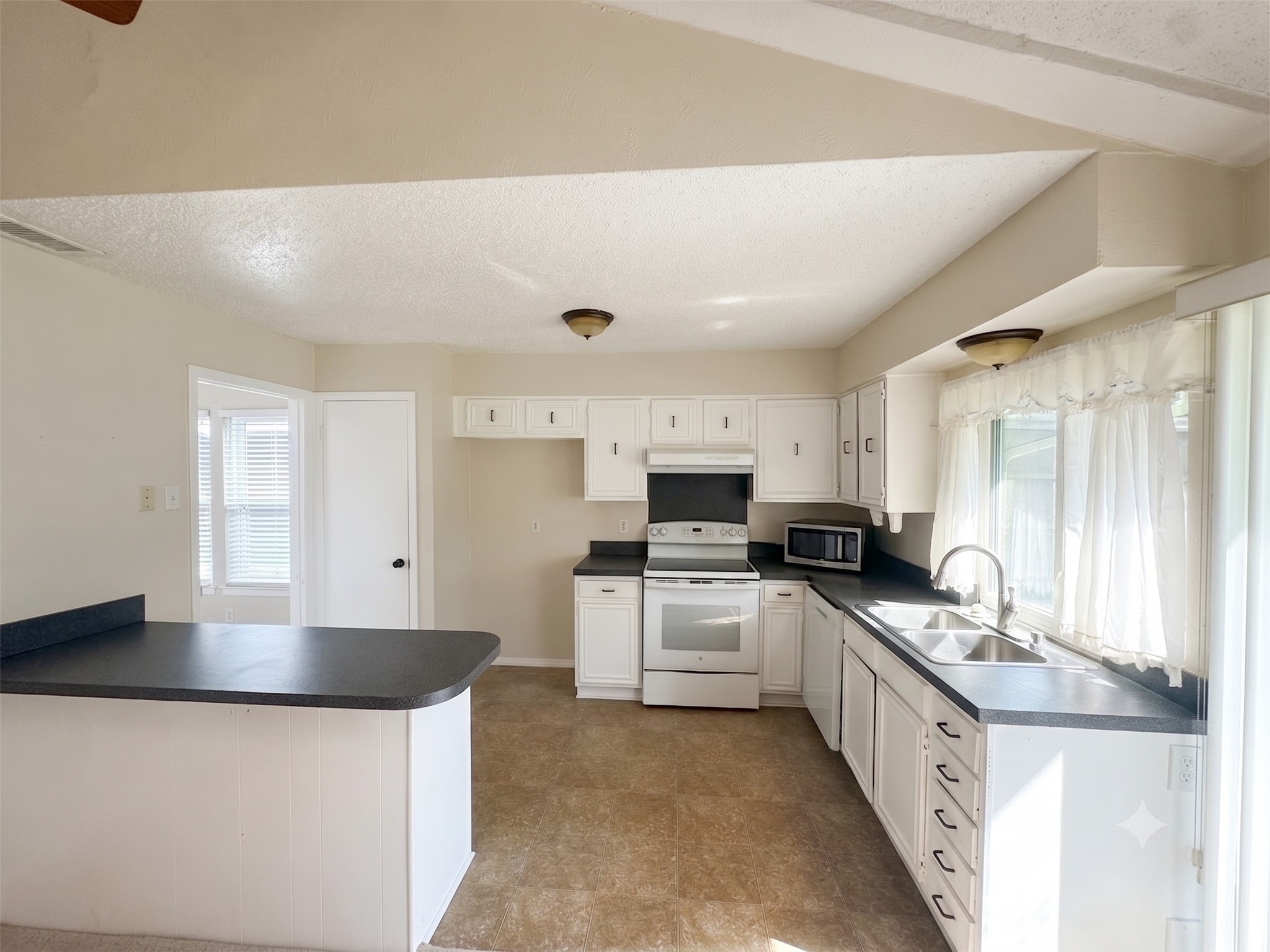 606 Oxford Park