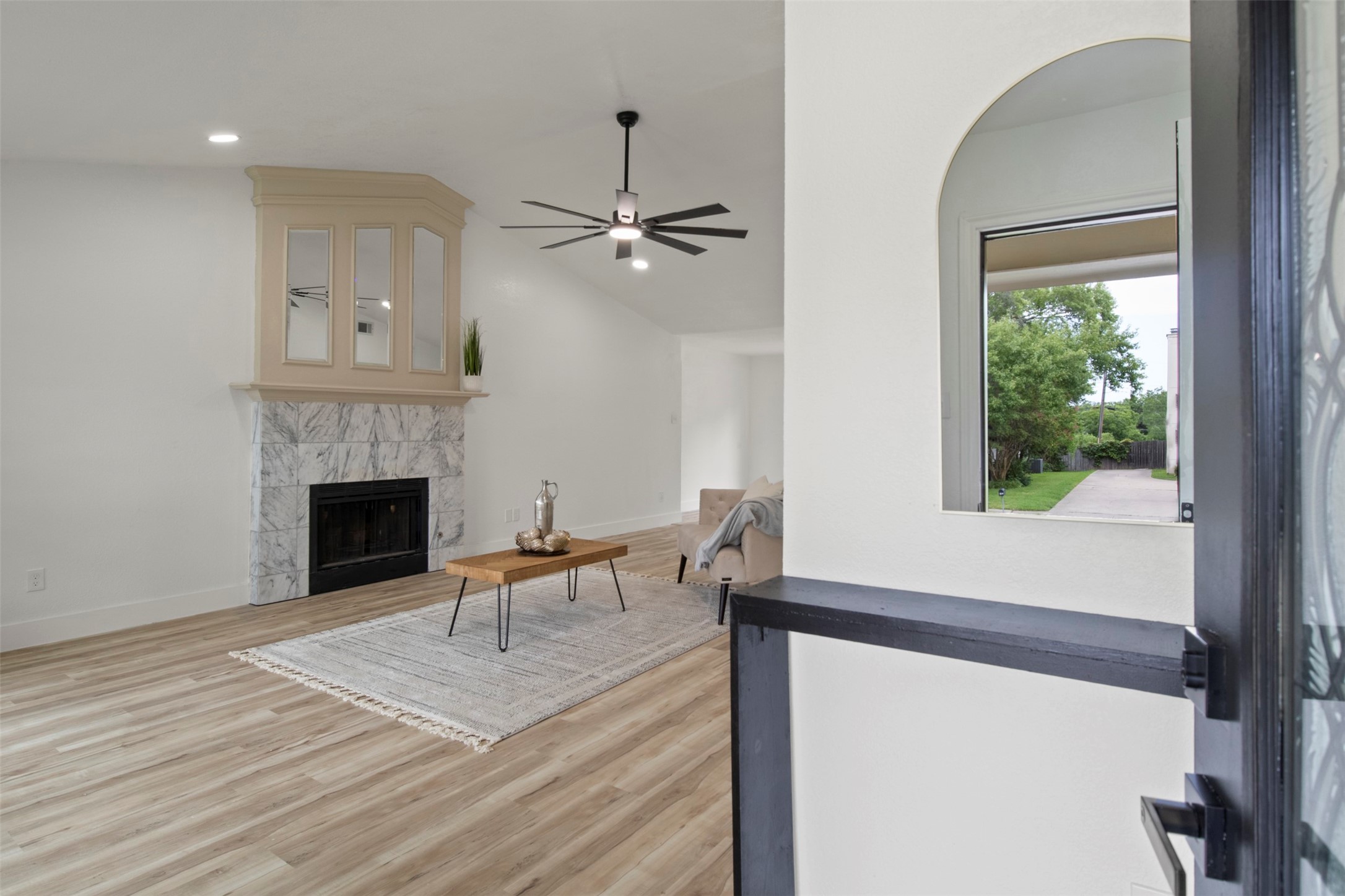 1612 Huntington Drive