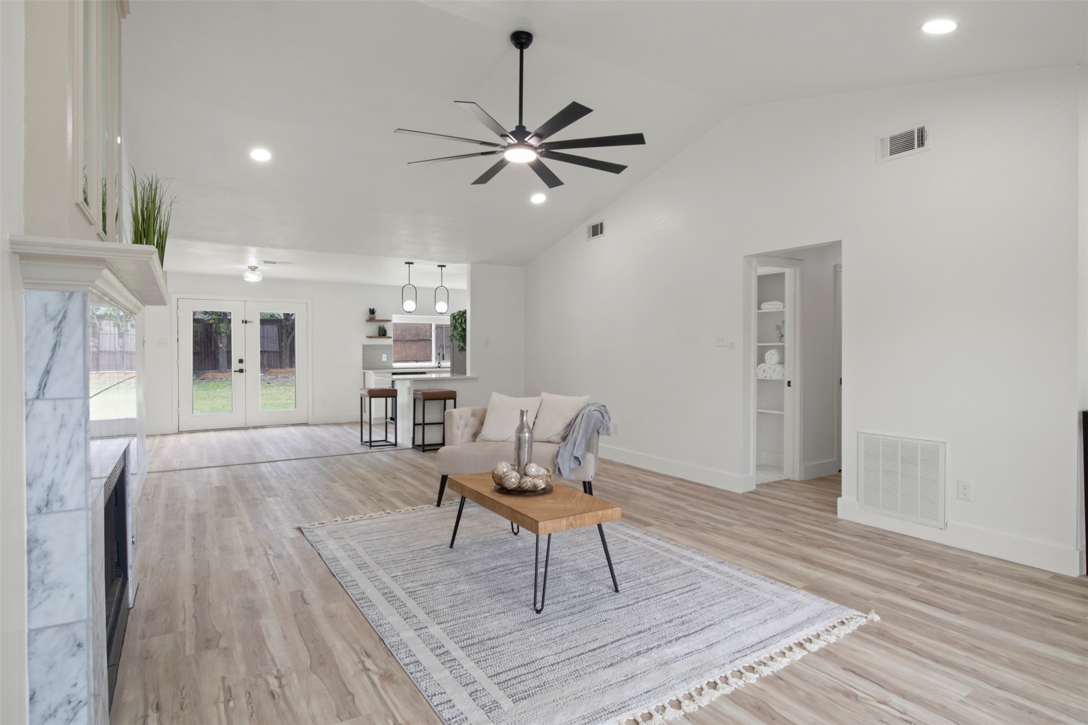 1612 Huntington Drive