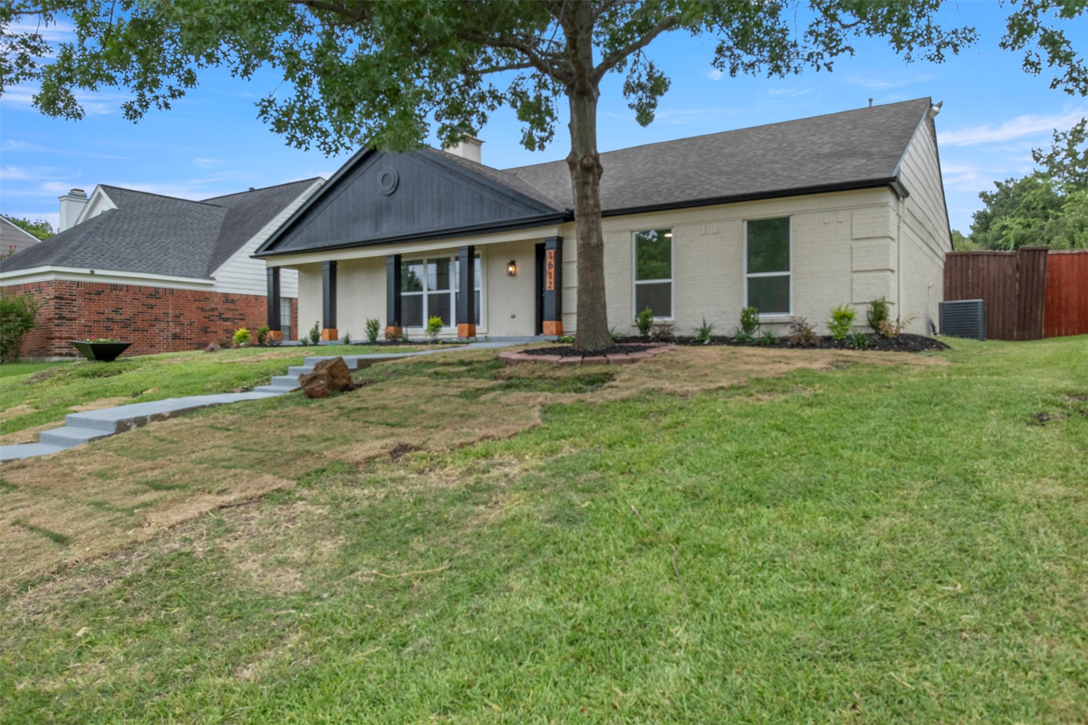 1612 Huntington Drive