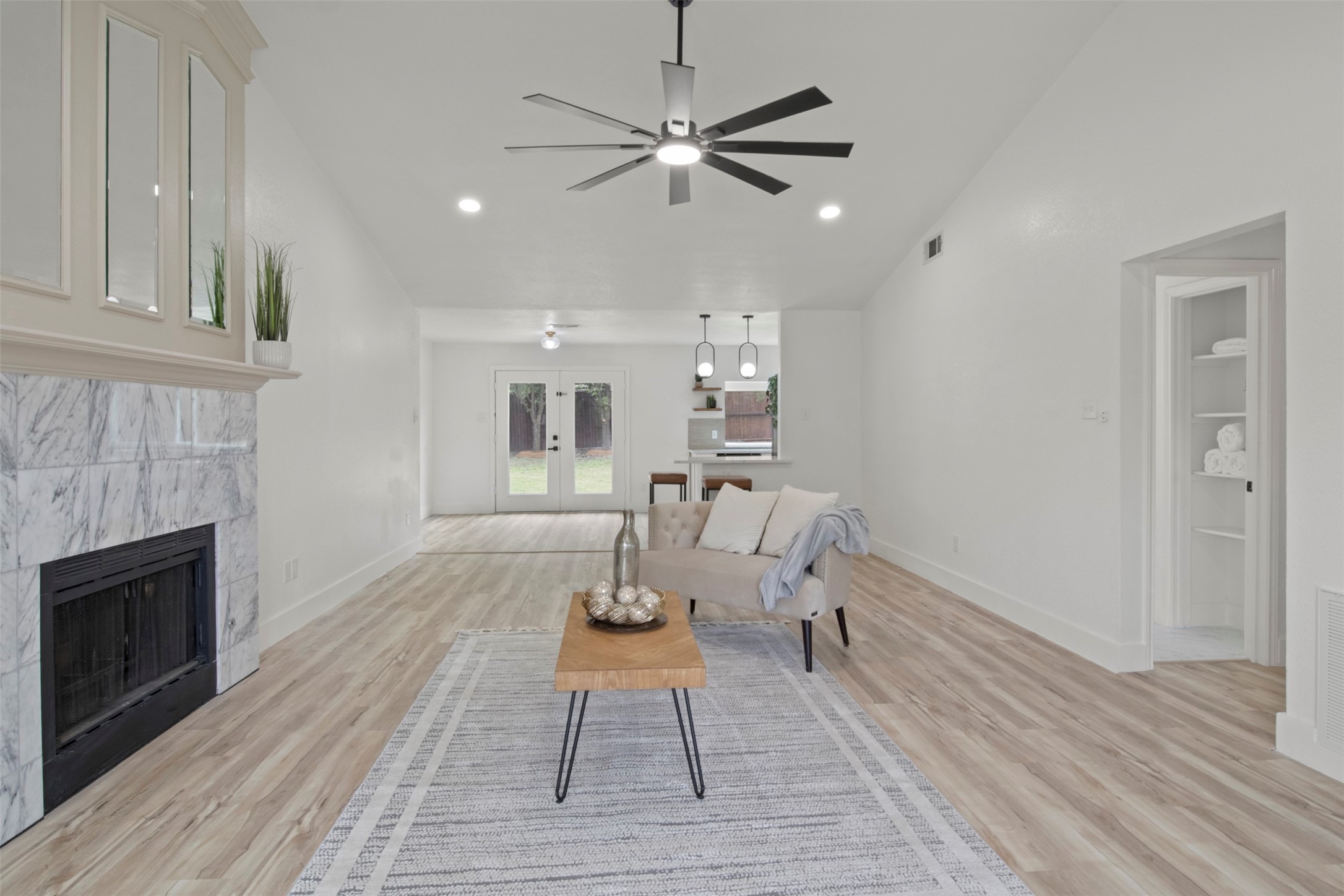 1612 Huntington Drive