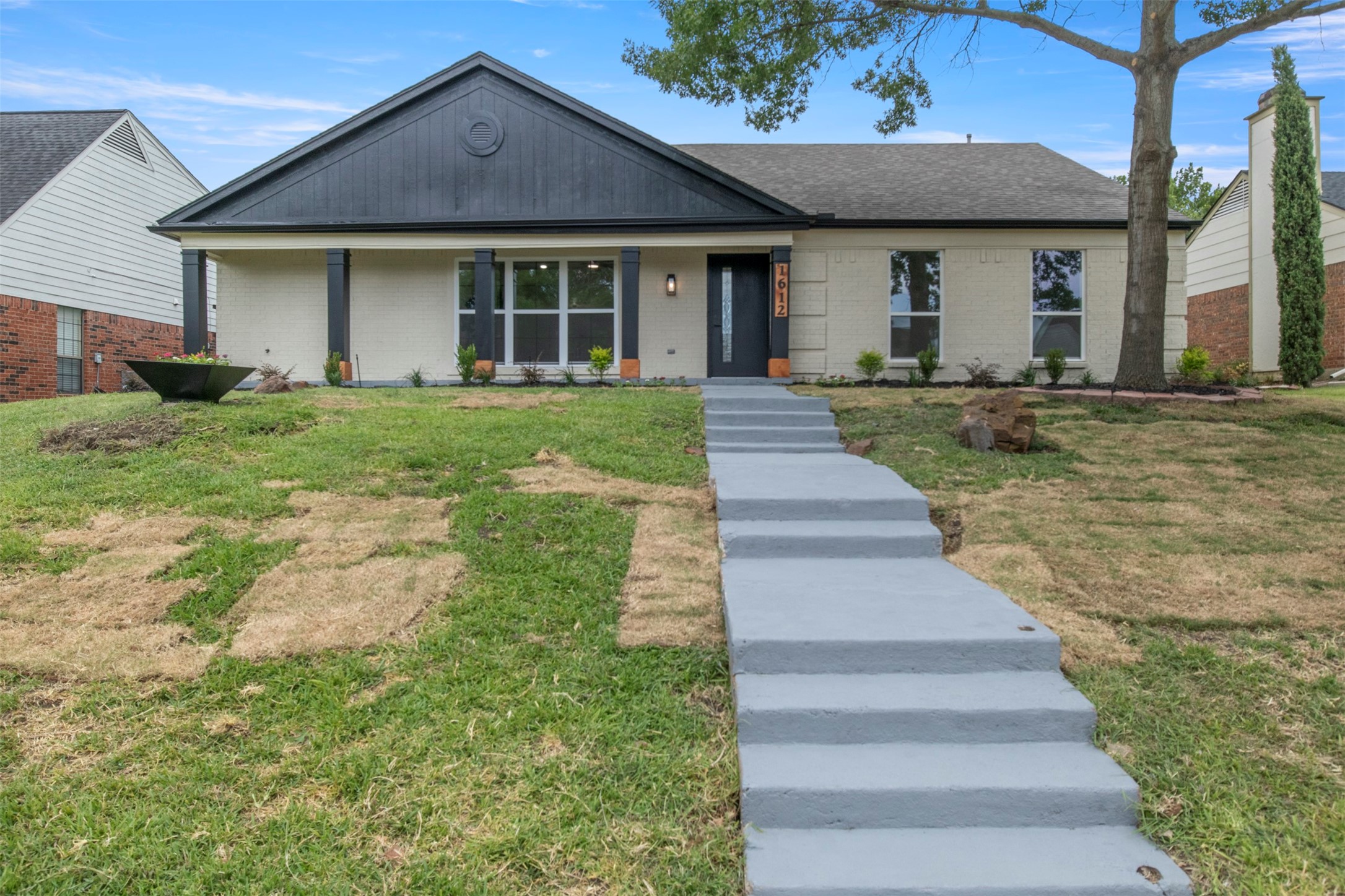 1612 Huntington Drive