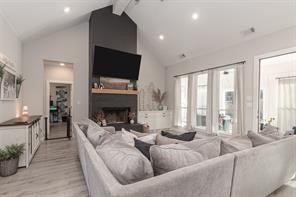 101 Lakeview Trail