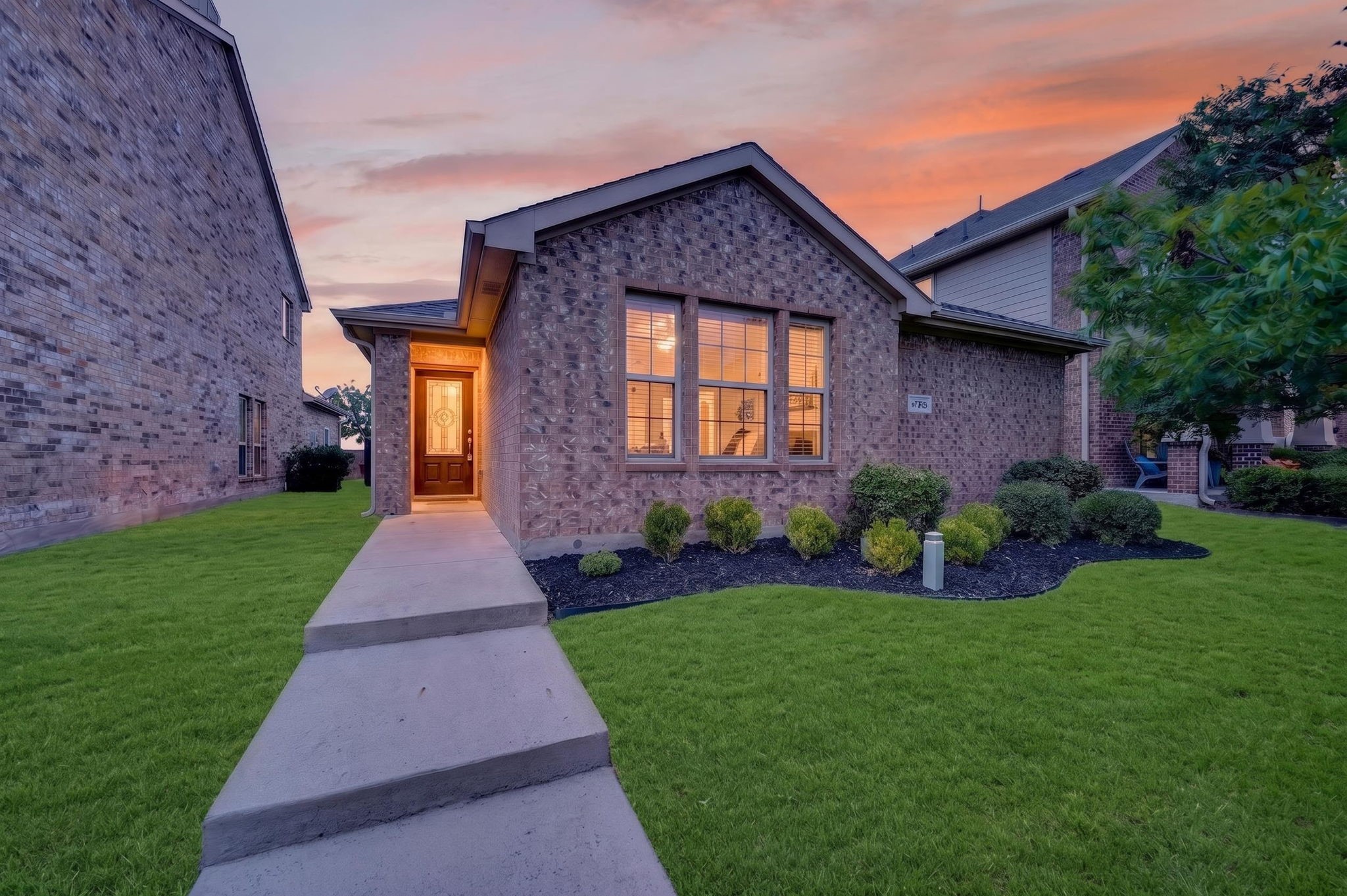 1705 Applegate Way