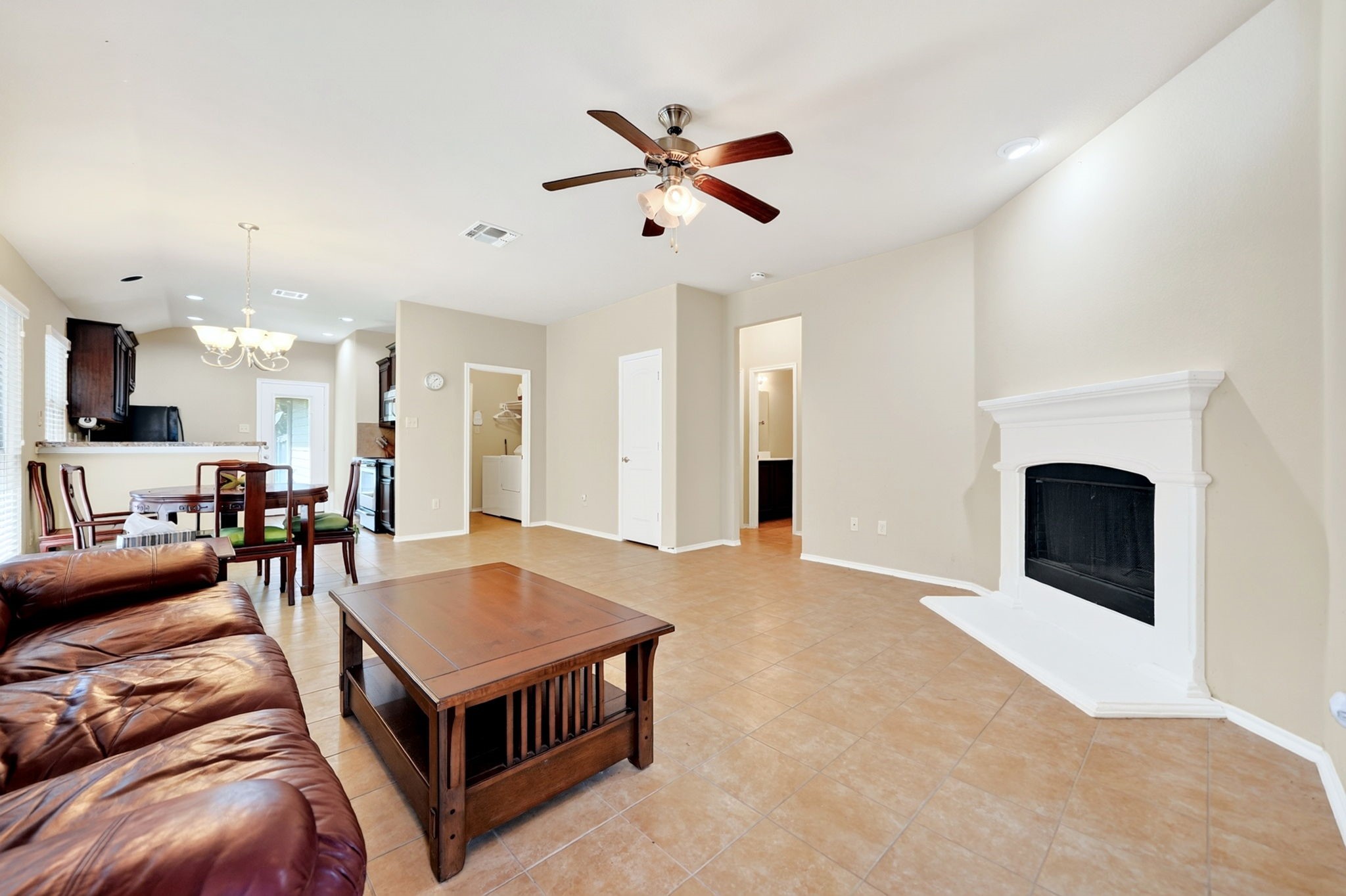 1705 Applegate Way