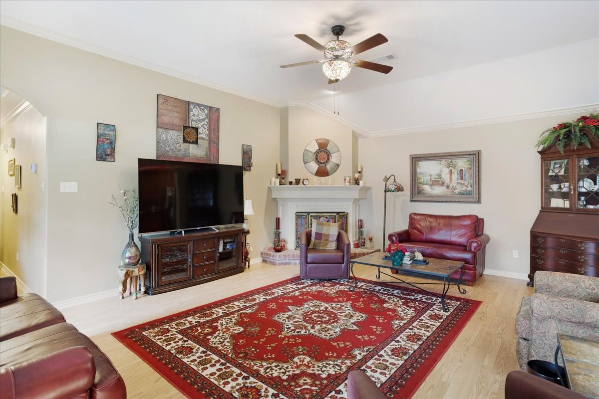 2700 Rex Cruse Drive