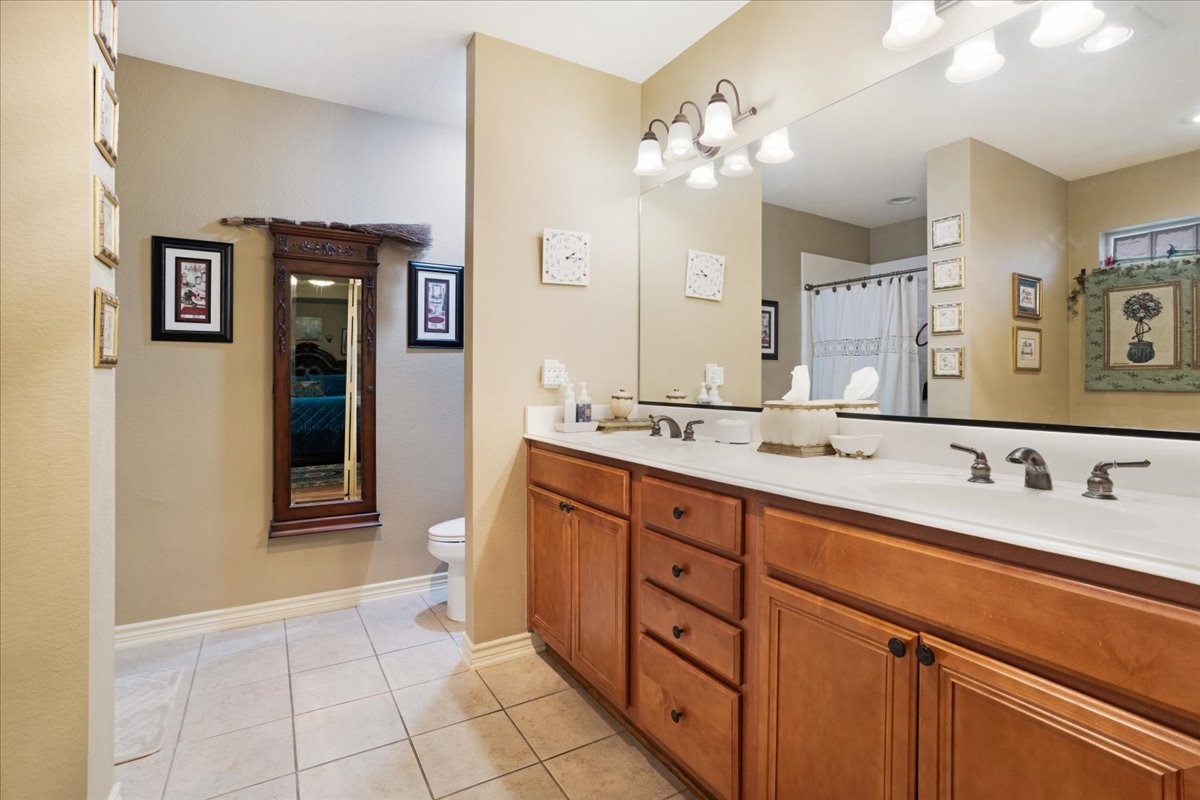 2700 Rex Cruse Drive