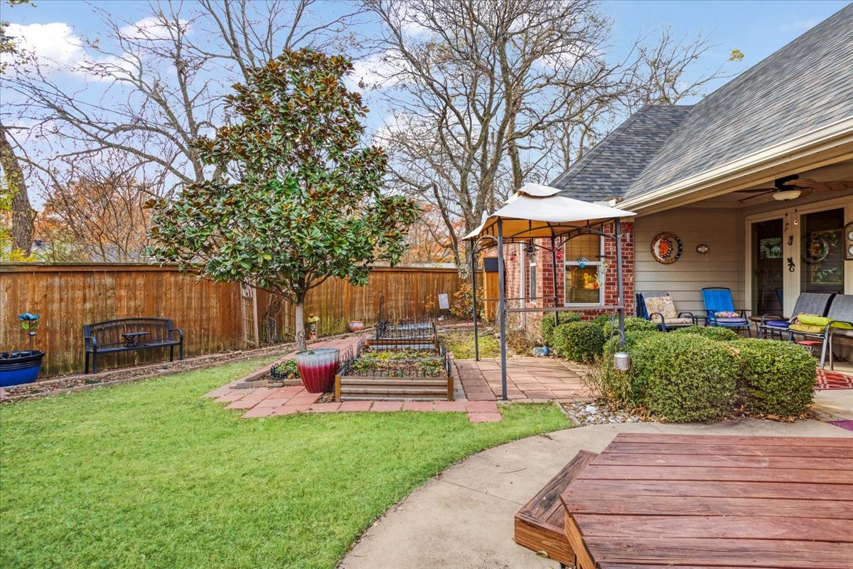 2700 Rex Cruse Drive