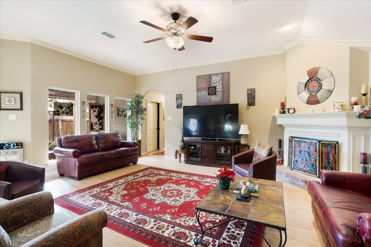 2700 Rex Cruse Drive