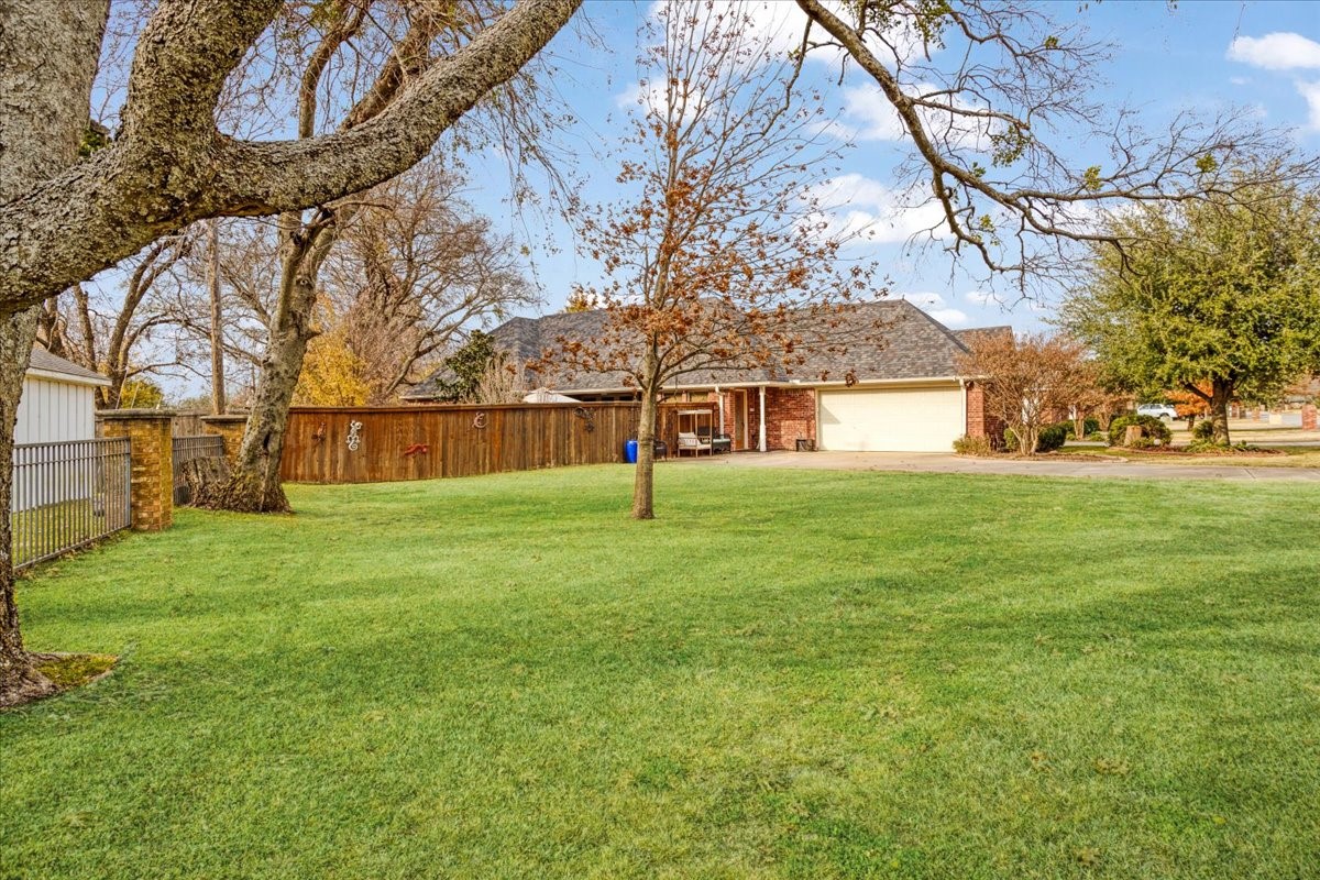 2700 Rex Cruse Drive