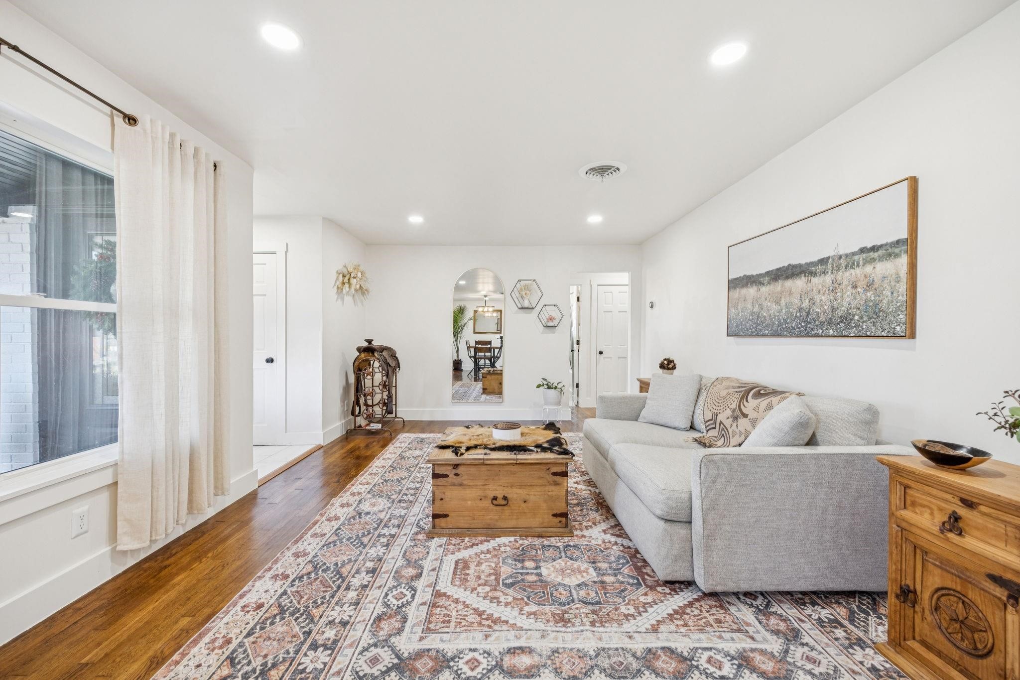 207 Joe White Street