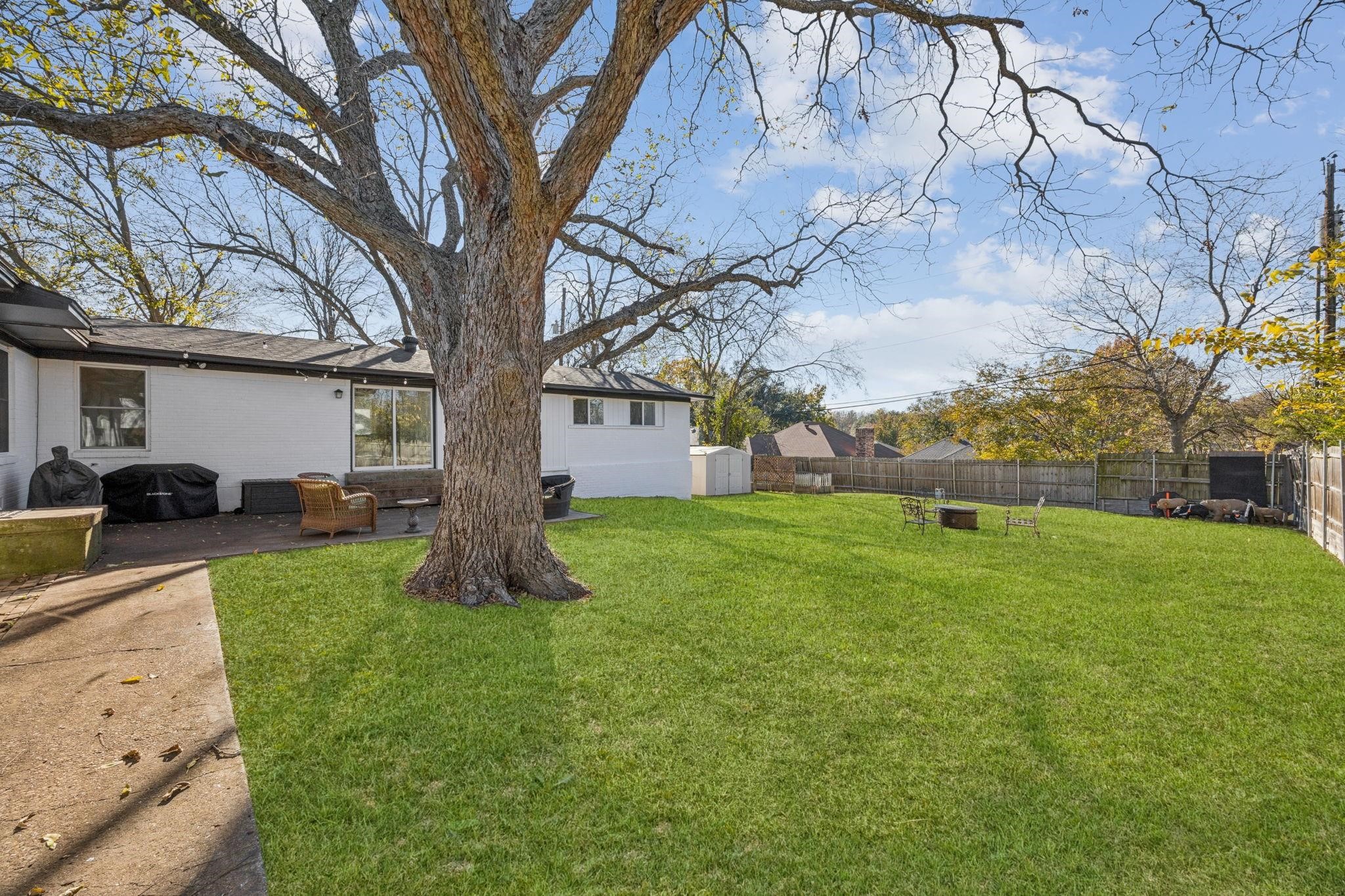 207 Joe White Street