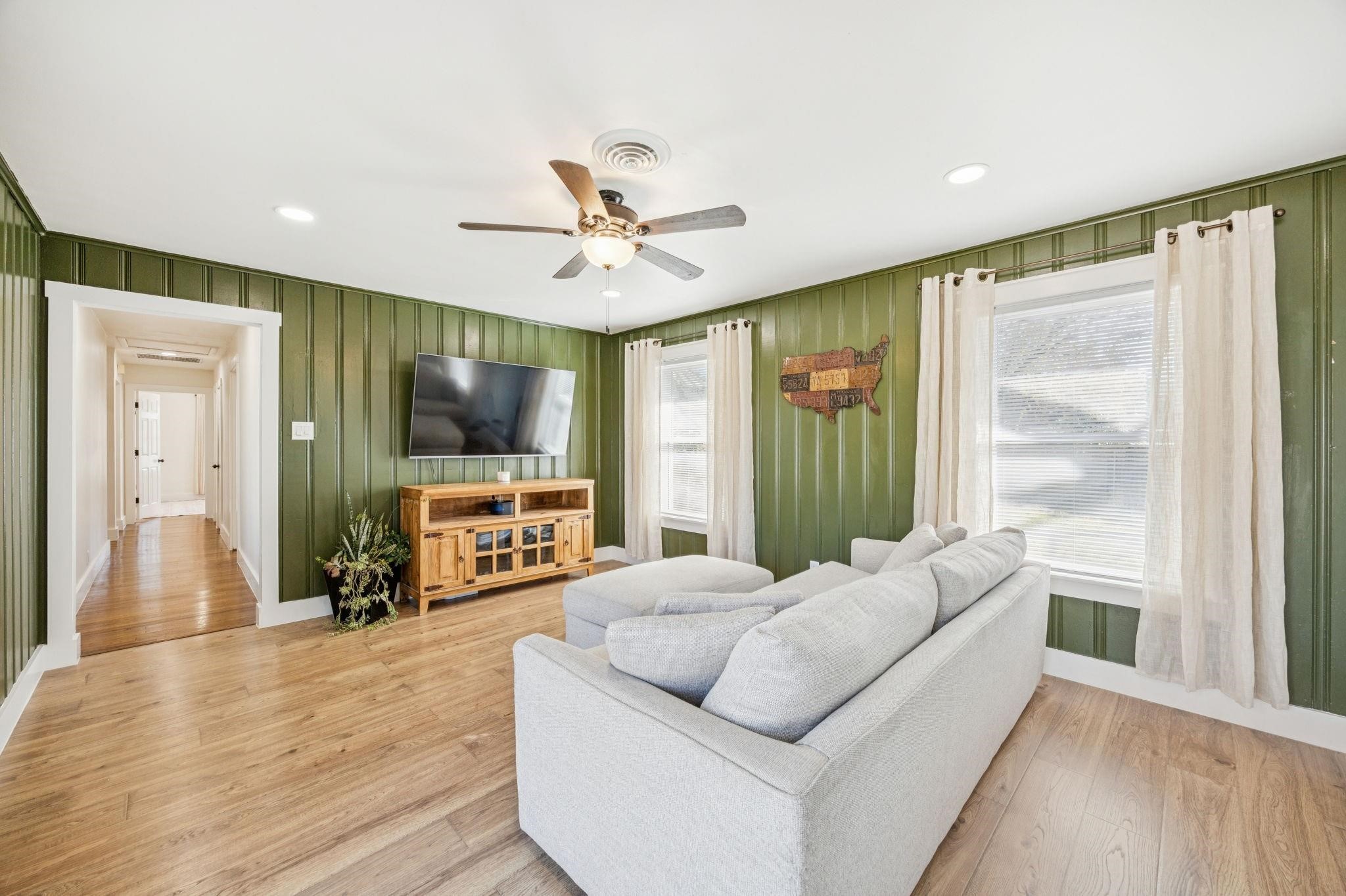 207 Joe White Street