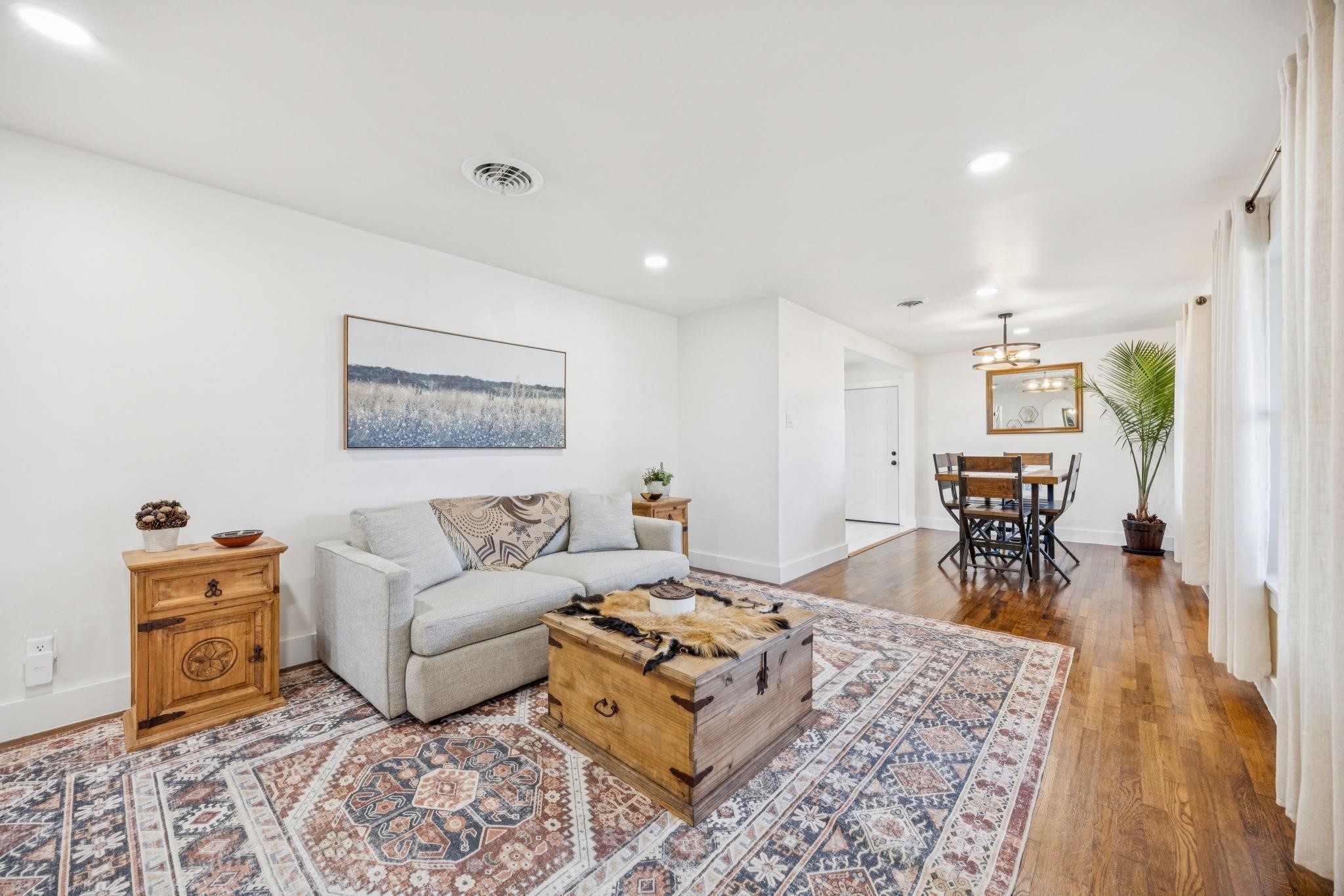 207 Joe White Street