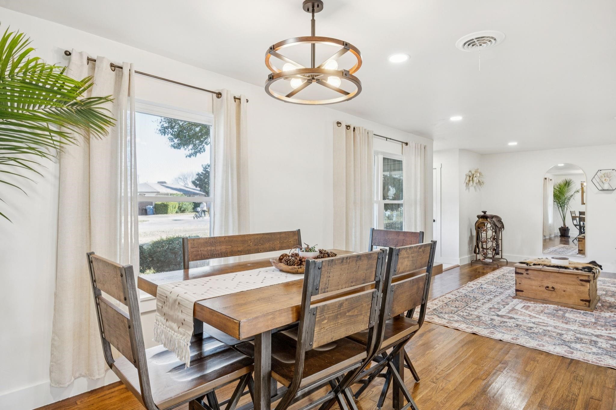 207 Joe White Street