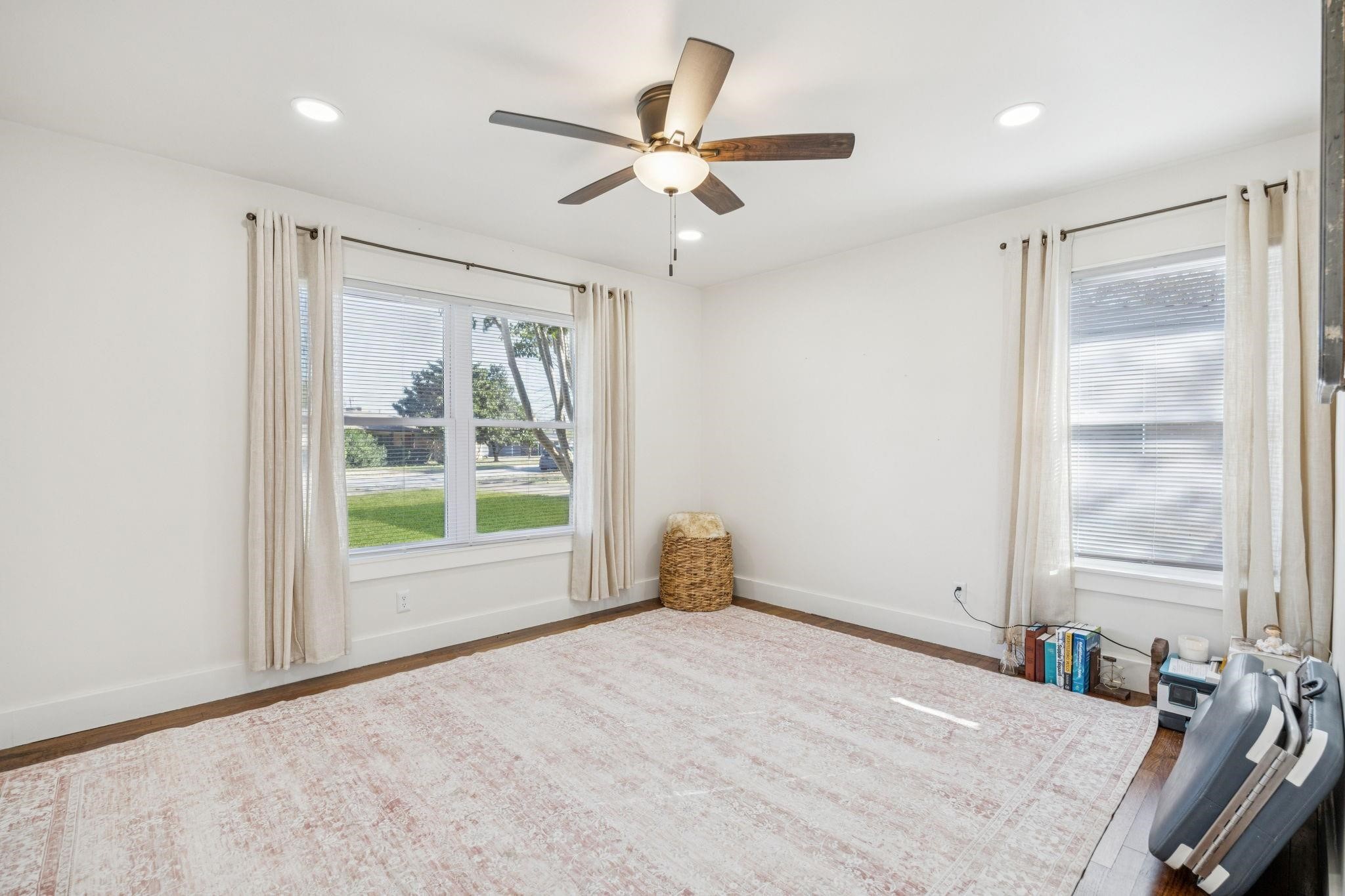 207 Joe White Street