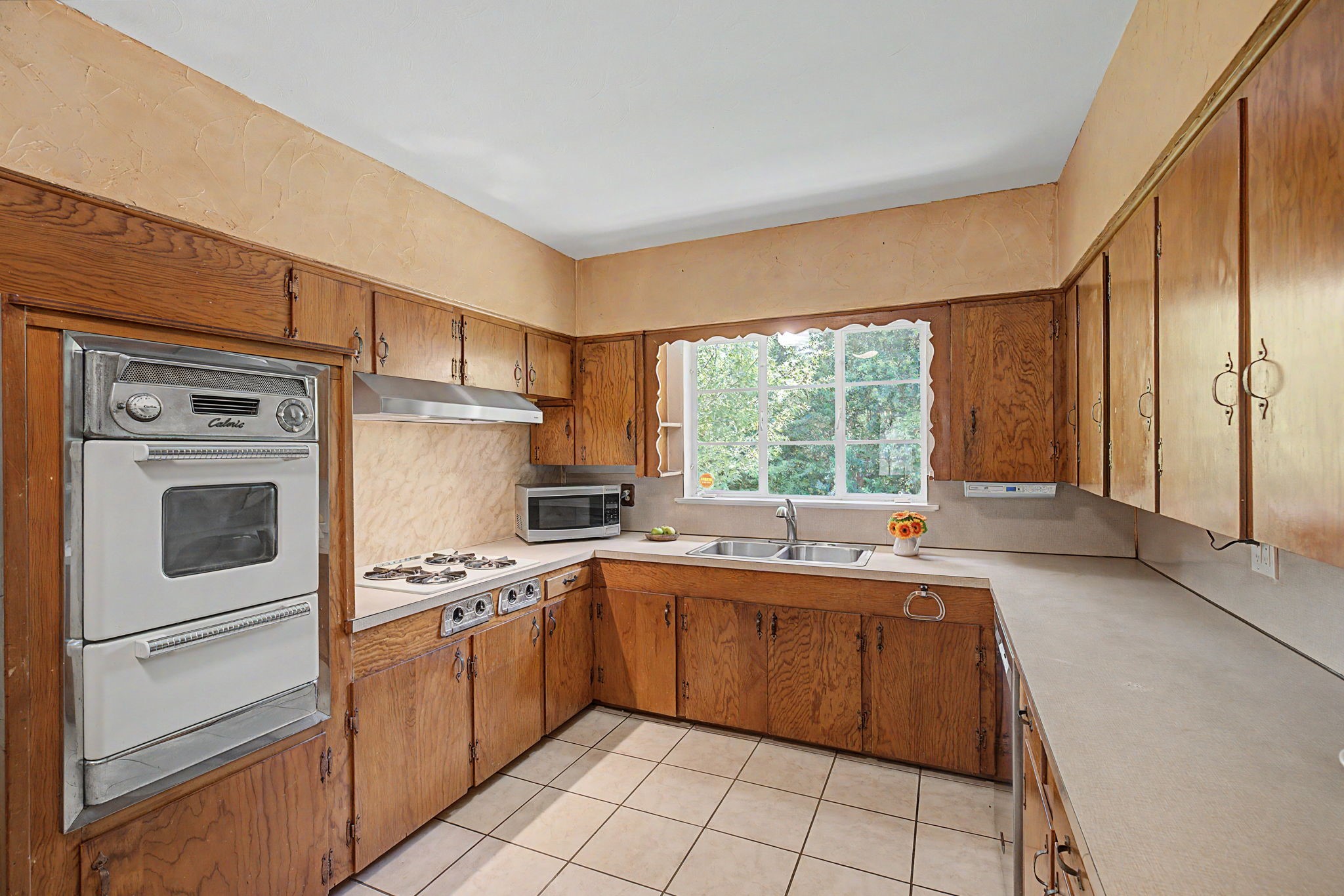 526 Nesbit Court