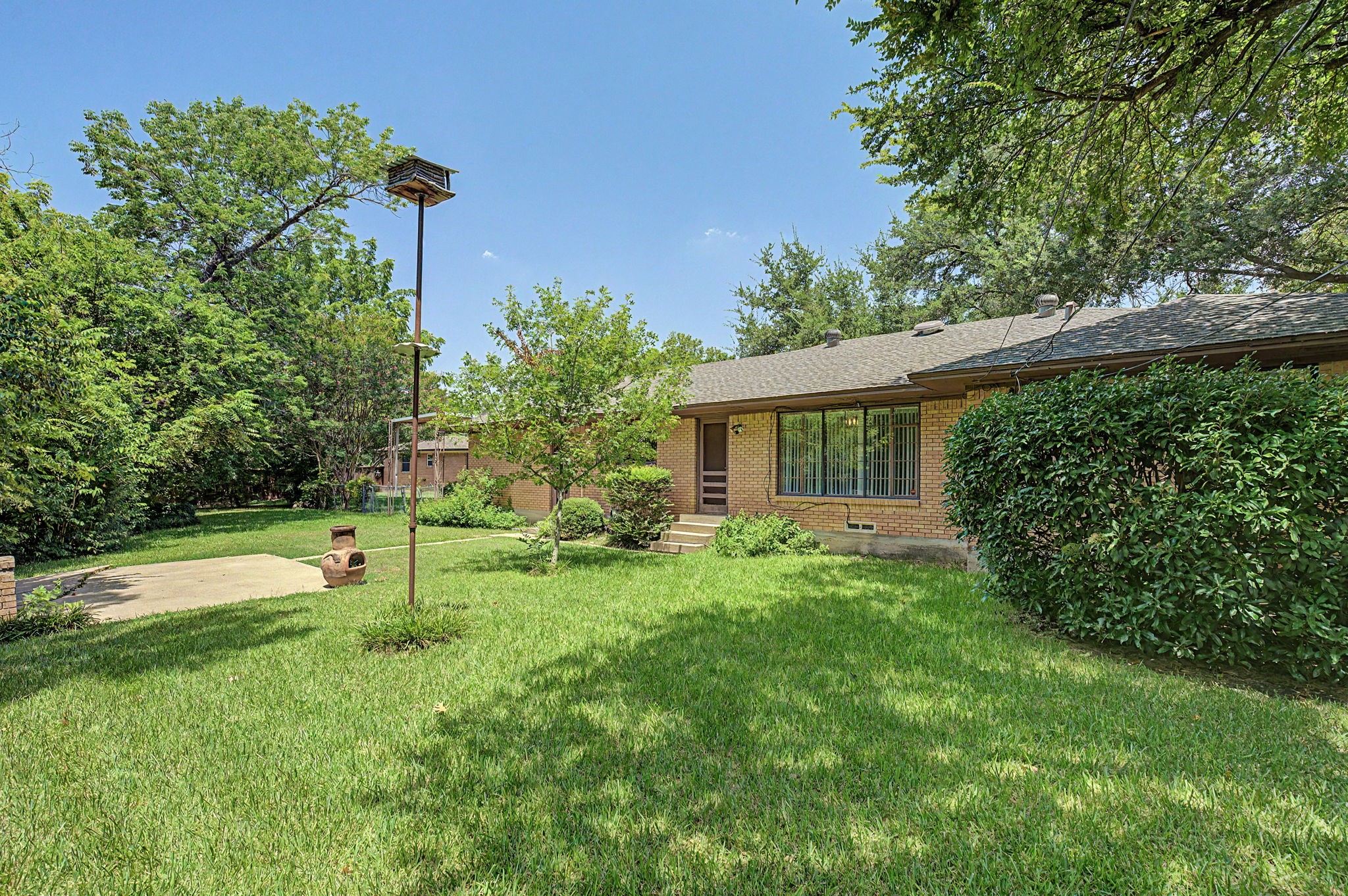 526 Nesbit Court