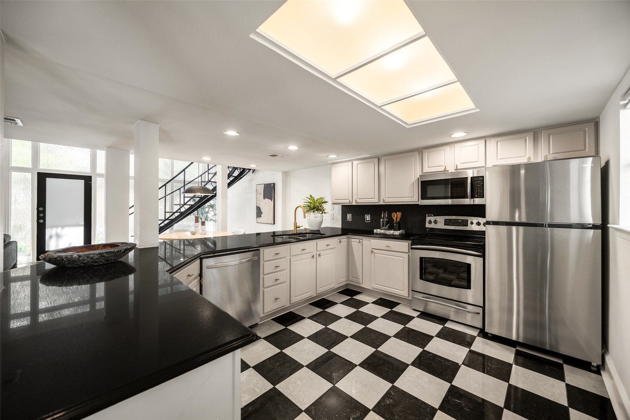 10221 Regal Oaks Drive 10221