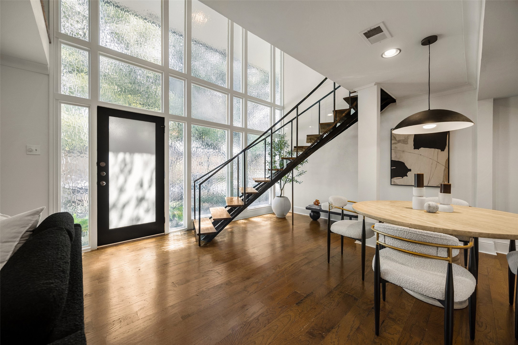 10221 Regal Oaks Drive 10221