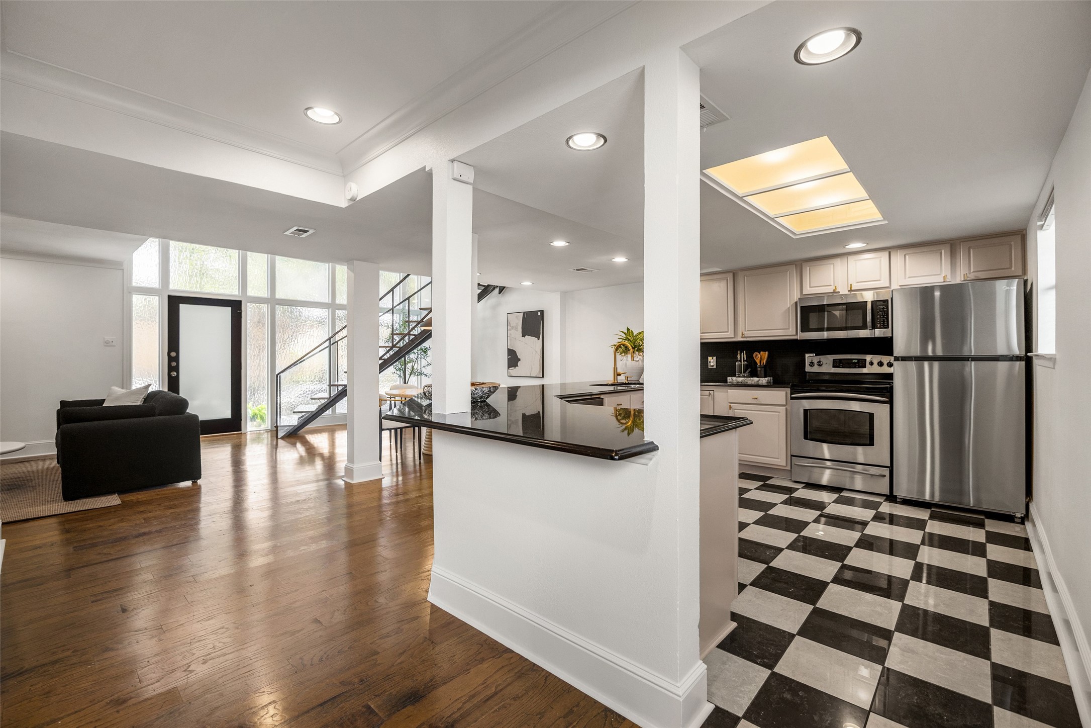 10221 Regal Oaks Drive 10221
