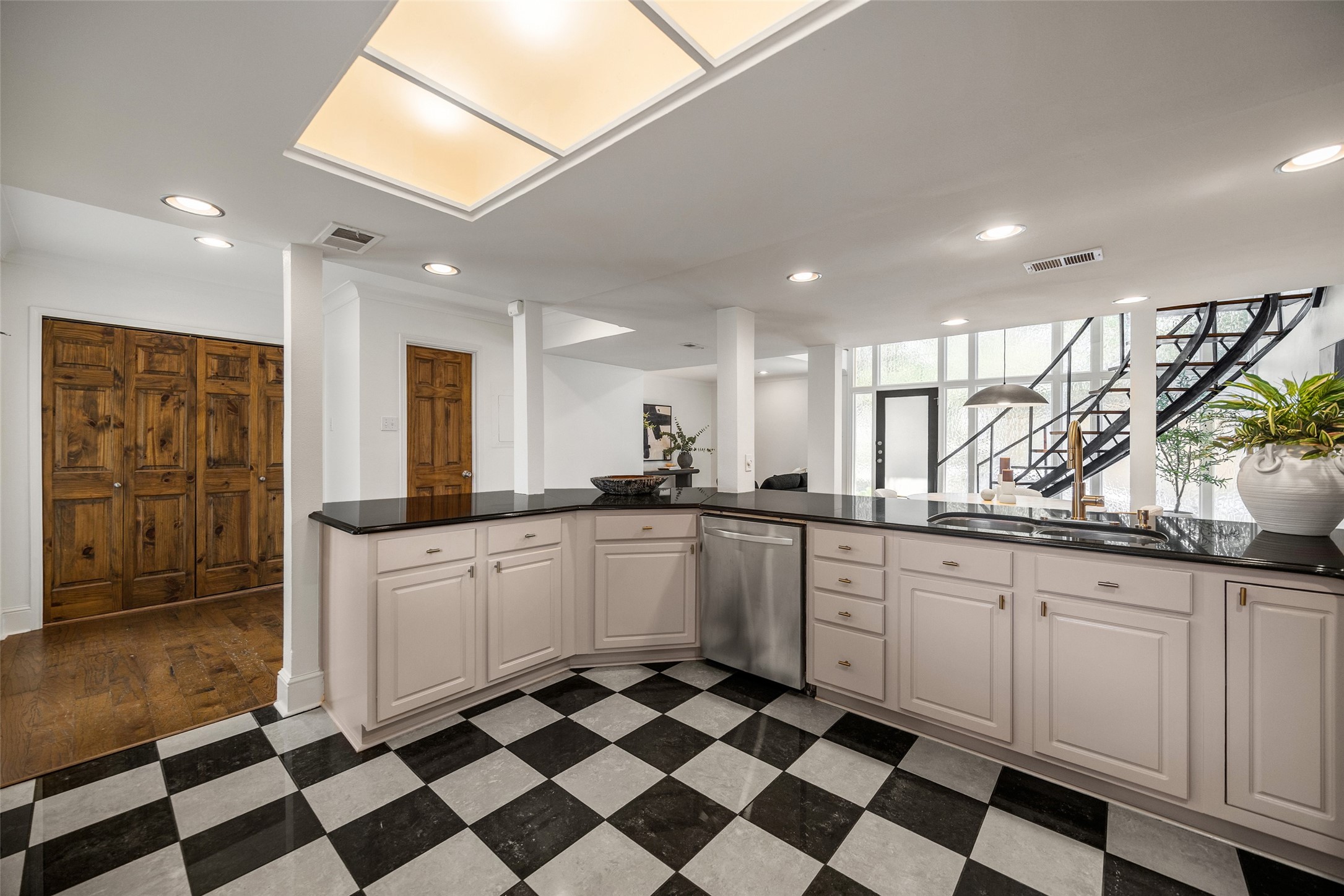 10221 Regal Oaks Drive 10221