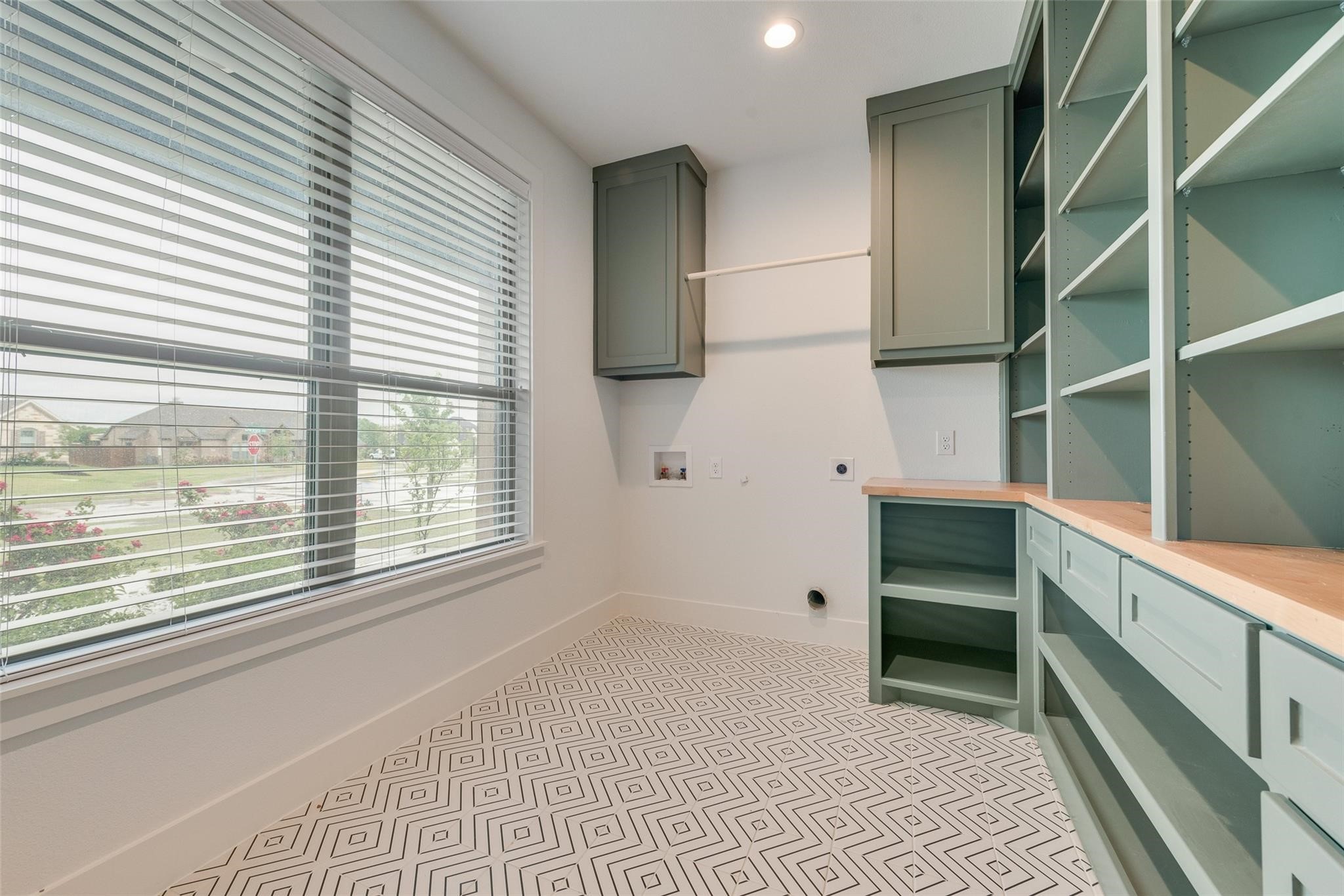 1001 Devoss Court