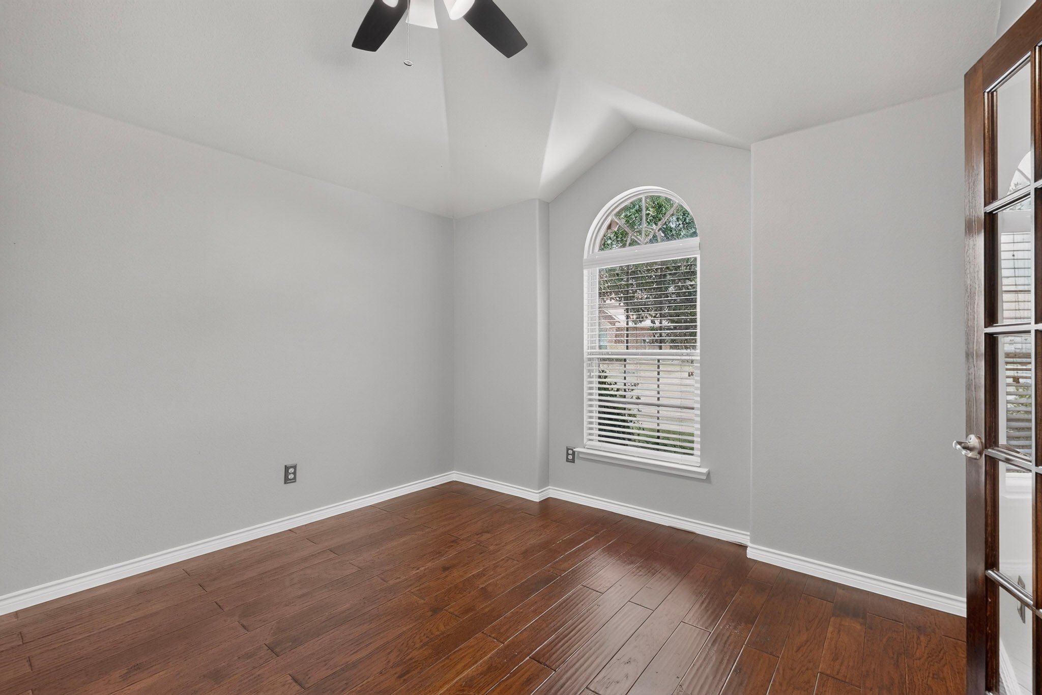 1413 Palasades Court